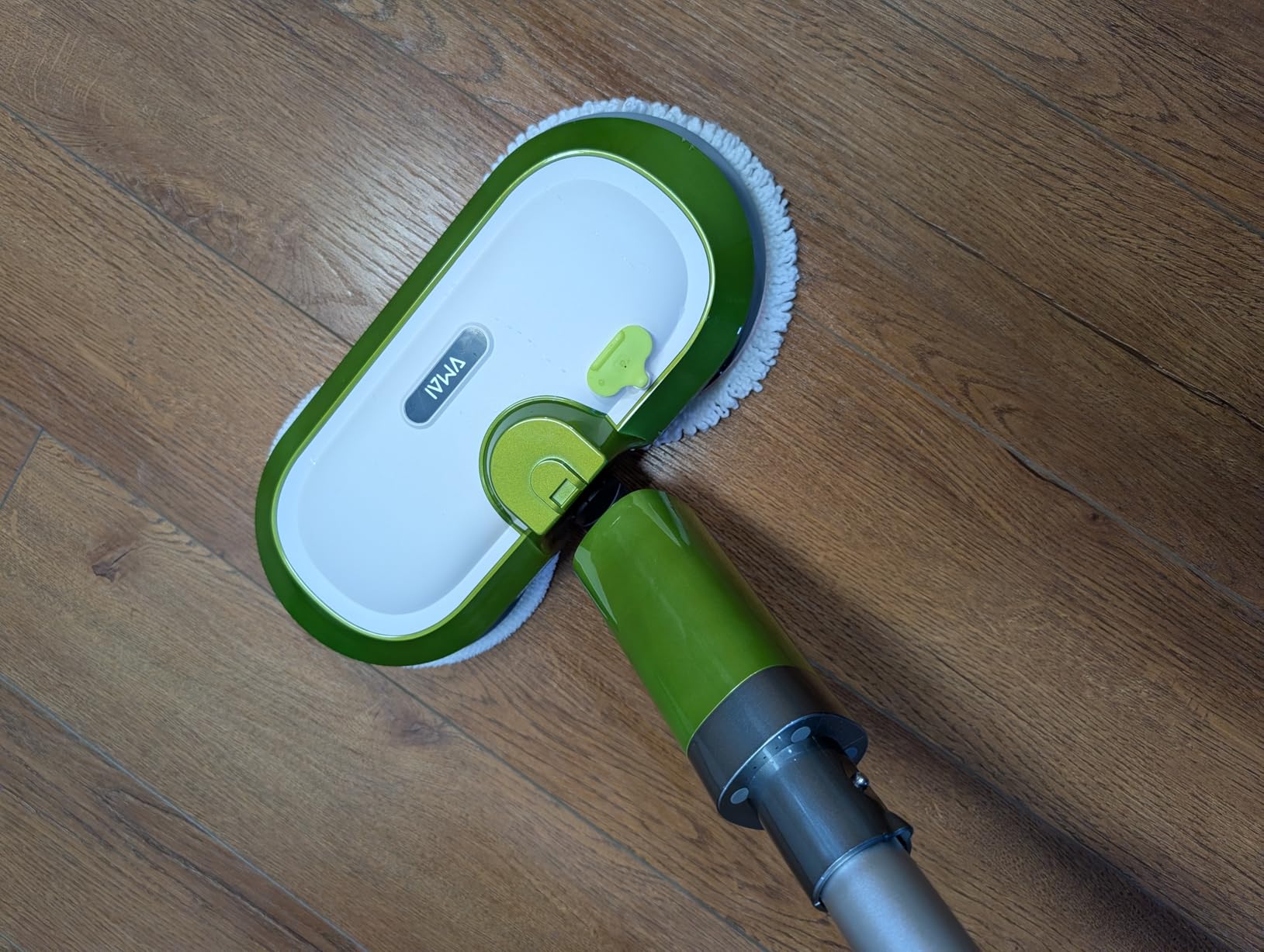 VMAI Cordless Electric Mop with Water Spray and Detachable Battery, Rechargeable Floor Spin Mop and Scrubber with LED Headlights, Washable Pads, Lightweight for Hardwood Tile Marble Floor Cleaning customer photo 2