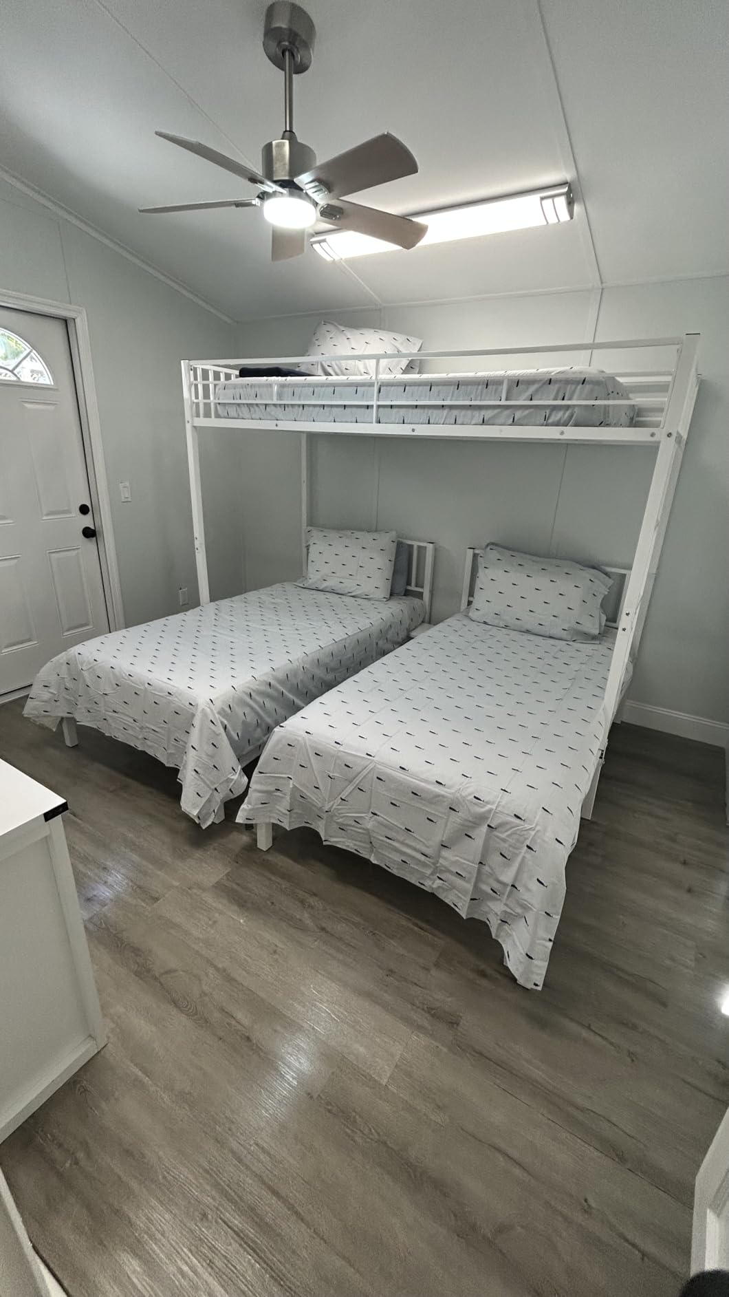 Nautica - Queen Size Sheet Set, Crisp Cotton Percale Bedding with Matching Pillowcases, Lightweight & Breathable Bed Sheets, Deep Pocket, College Dorm Room Essentials (Buoy Line Grey) customer photo 2