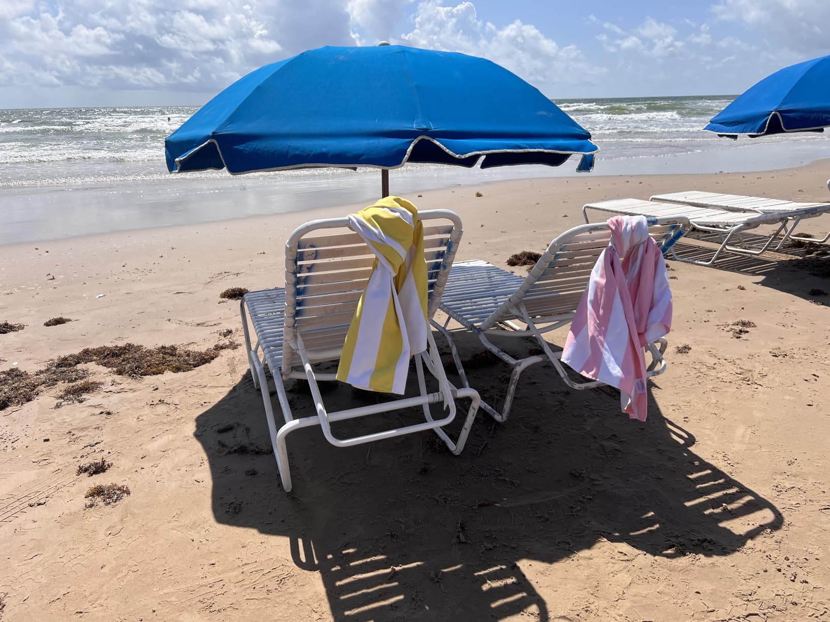 Dock & Bay Beach Towel - Quick Dry, Sand Free - Compact, Lightweight - 100% Recycled - Includes Bag customer photo 1