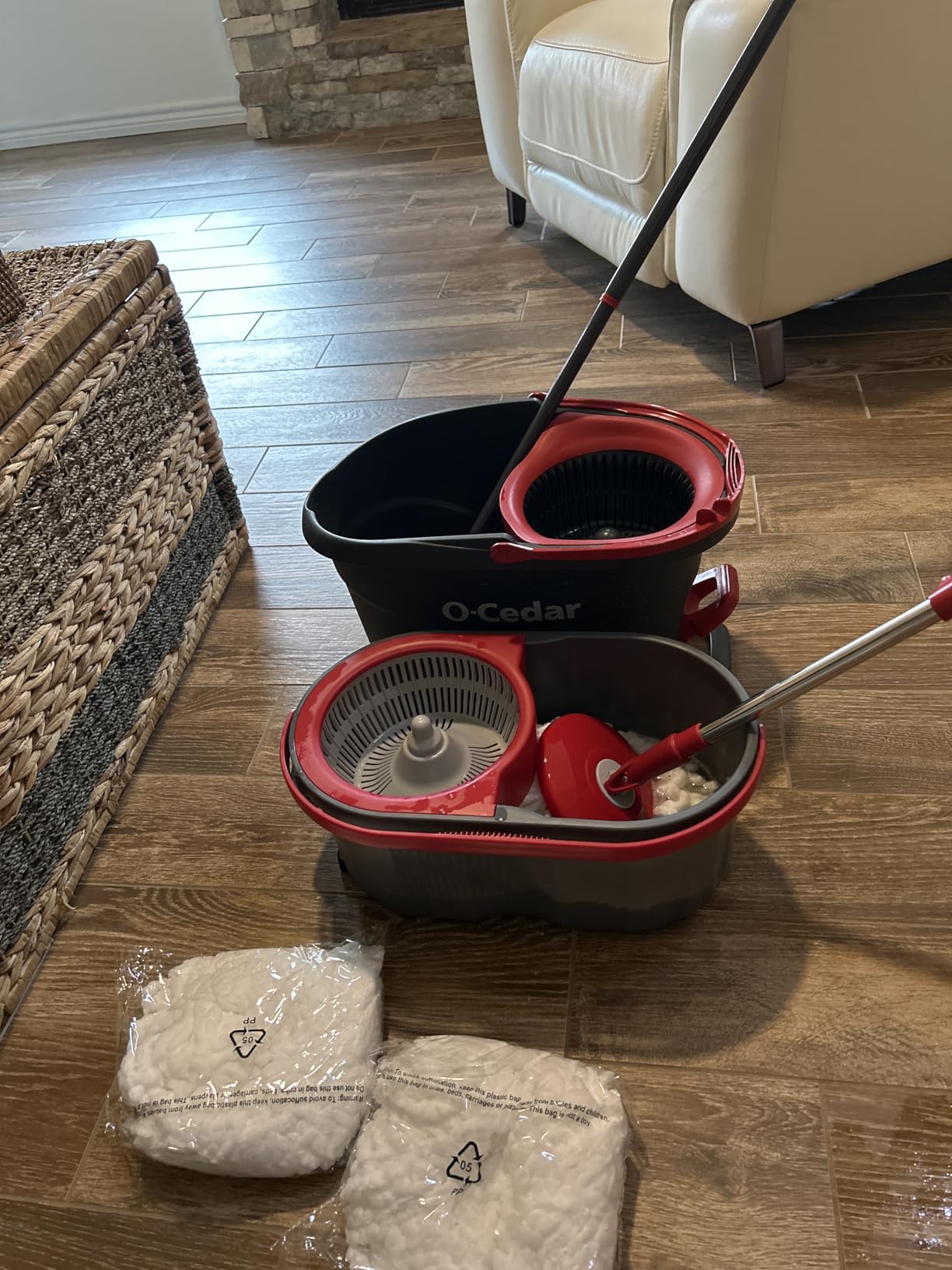 Simpli-Magic 79349 Spin Mop Cleaning System with 3 Microfiber Mop Heads, Red/Black customer photo 1