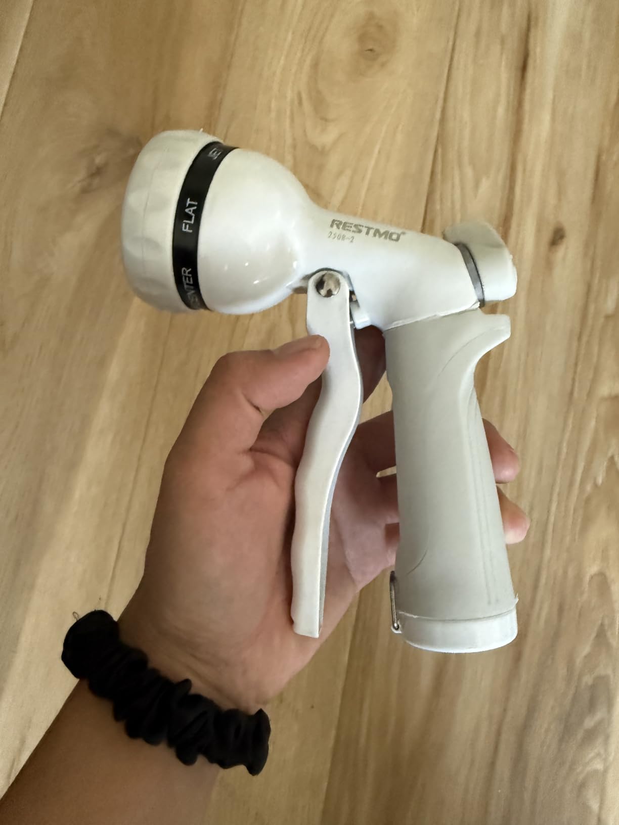 RESTMO Garden Hose Nozzle, Heavy Duty Metal Water Hose Nozzle with 7 Adjustable Spray Patterns, High Pressure Hand Sprayer with Flow Control for Watering Plants & Lawns, Washing Cars & Pets customer photo 1