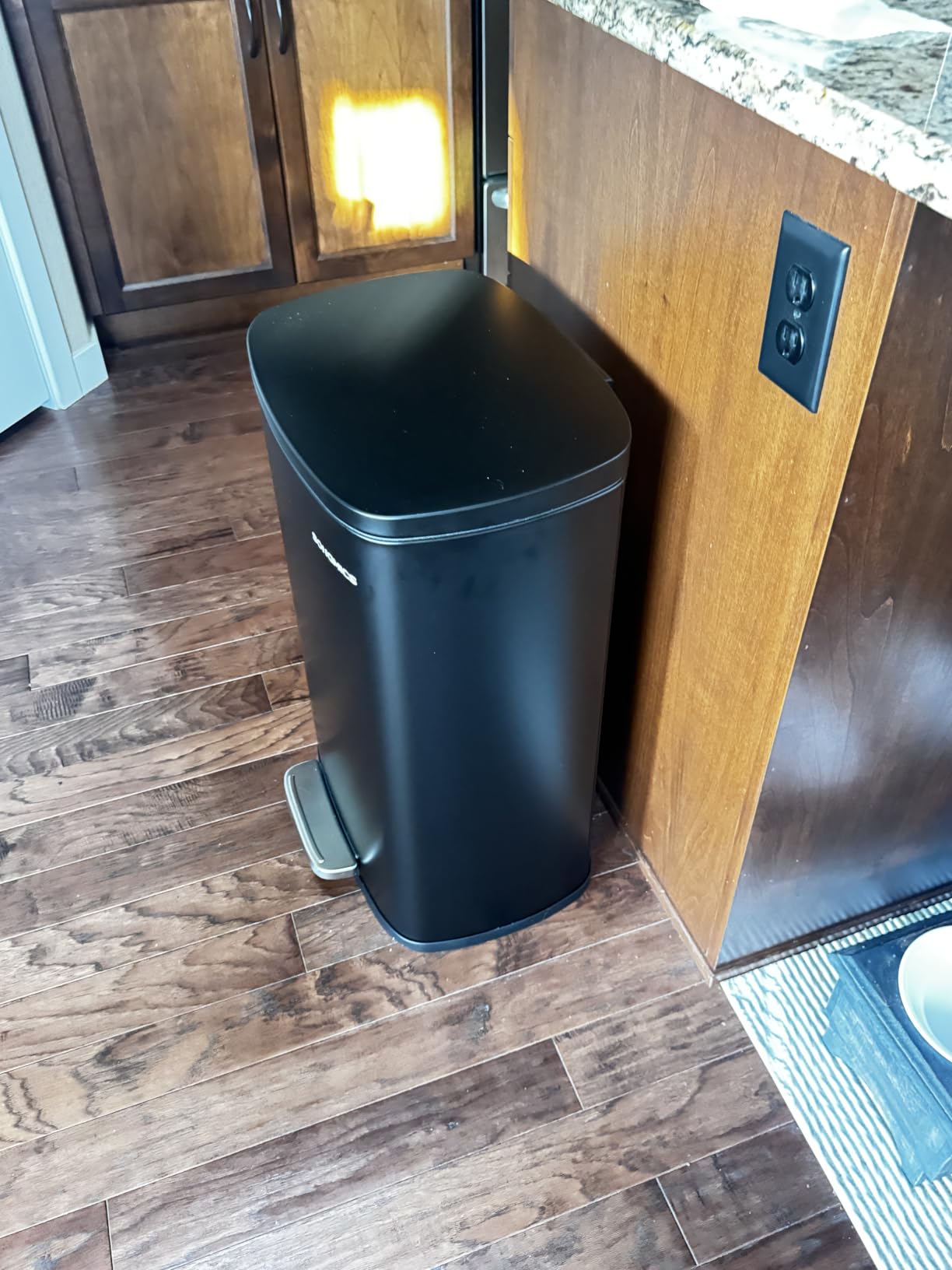 SONGMICS 13 Gallon (50 L) Trash Can, Stainless Steel Kitchen Garbage Can customer photo 1