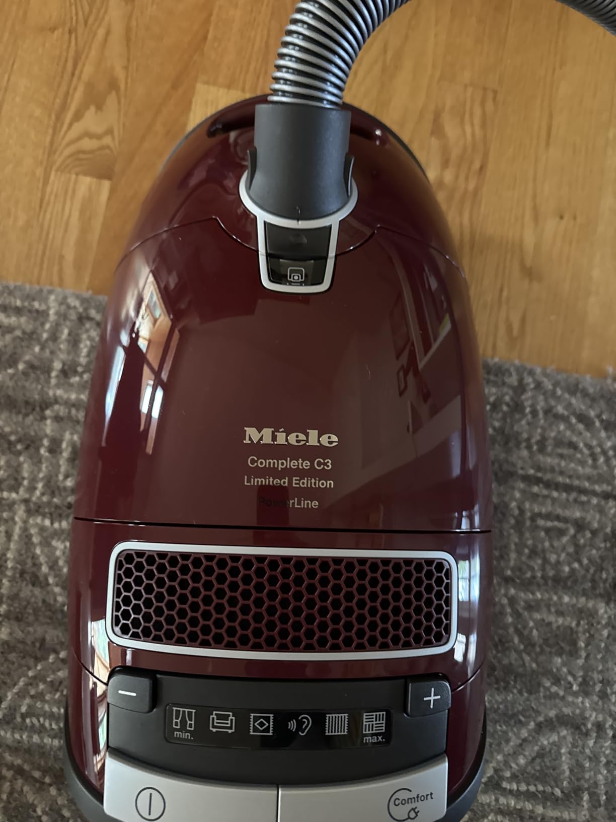 Miele Complete C3 Limited Edition Bagged Canister Vacuum Cleaner with AirClean System, AllTeQ Universal Floorhead, and Parquet Twister Floorbrush, in Tayberry Red customer photo 1