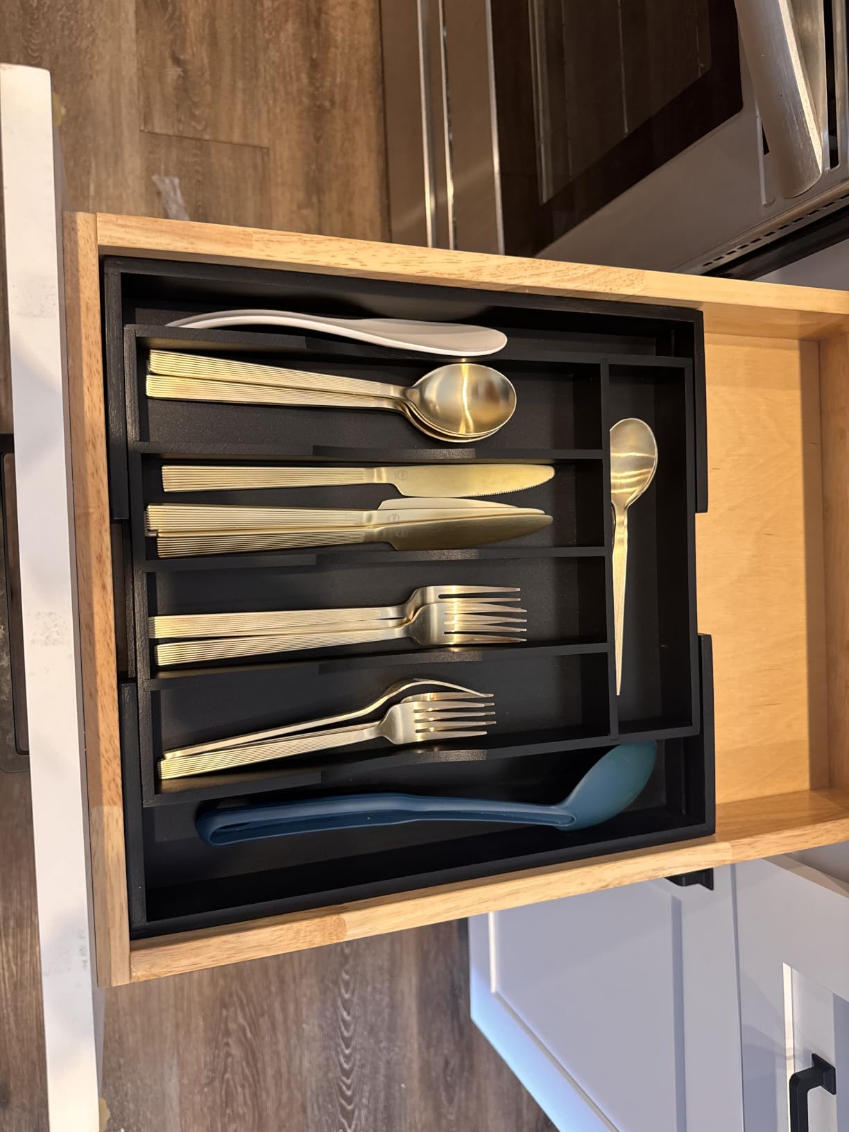 Expandable Bamboo Kitchen Drawer Organizer for Cutlery and Utensils, Adjustable Bamboo Wood Cutlery Tray in Drawer for Flatware and Silverware in Kitchen, (Natural) customer photo 2