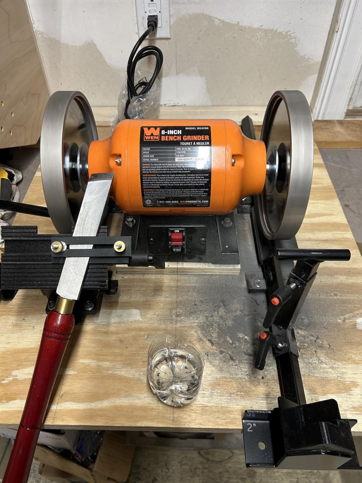 WEN BG4286 3-Amp 8-Inch Slow Speed Bench Grinder, Orange,black customer photo 2