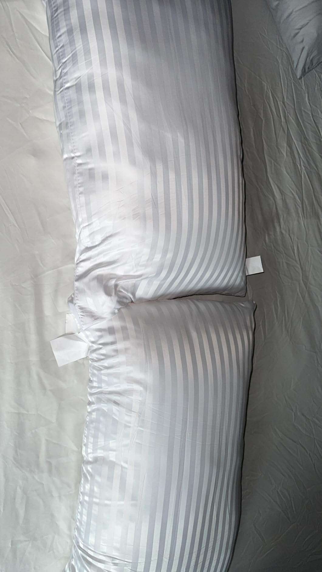 EIUE Hotel Collection Bed Pillows for Sleeping 2 Pack Queen Size, Pillows for Side and Back Sleepers, Super Soft Down Alternative Microfiber Filled Pillows, 20 x 30 Inches customer photo 2