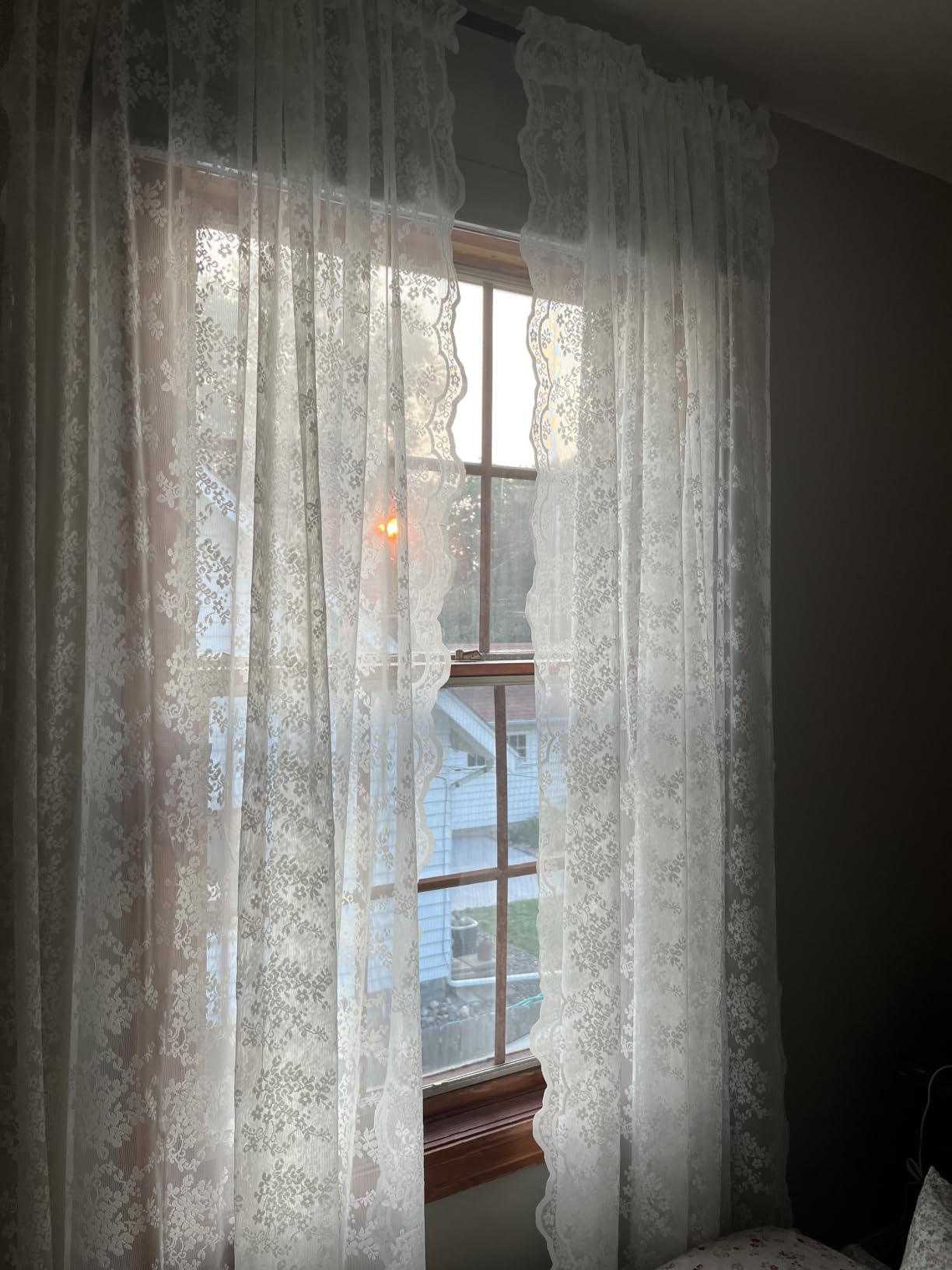 YJ YANJUN Vintage Lace Curtains 84 Inches Long-Victorian Floral Pattern Ivory Sheer Curtain Panels for Living Room Bedroom French Door, Light Filtering Drapes, 2 Panels 52W x 84L Cream customer photo 1