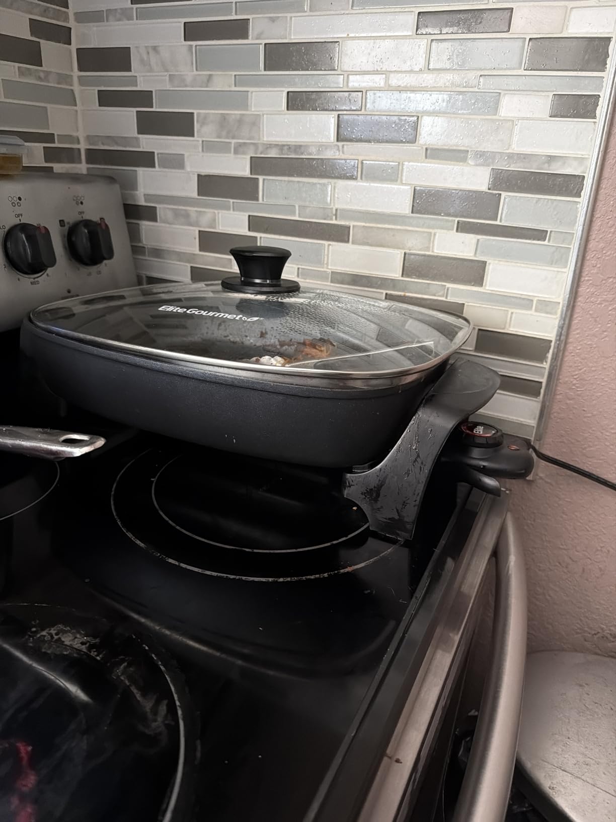 Elite Gourmet EG-6203 Non-Stick Electric Skillet, 10.5Qt, 16