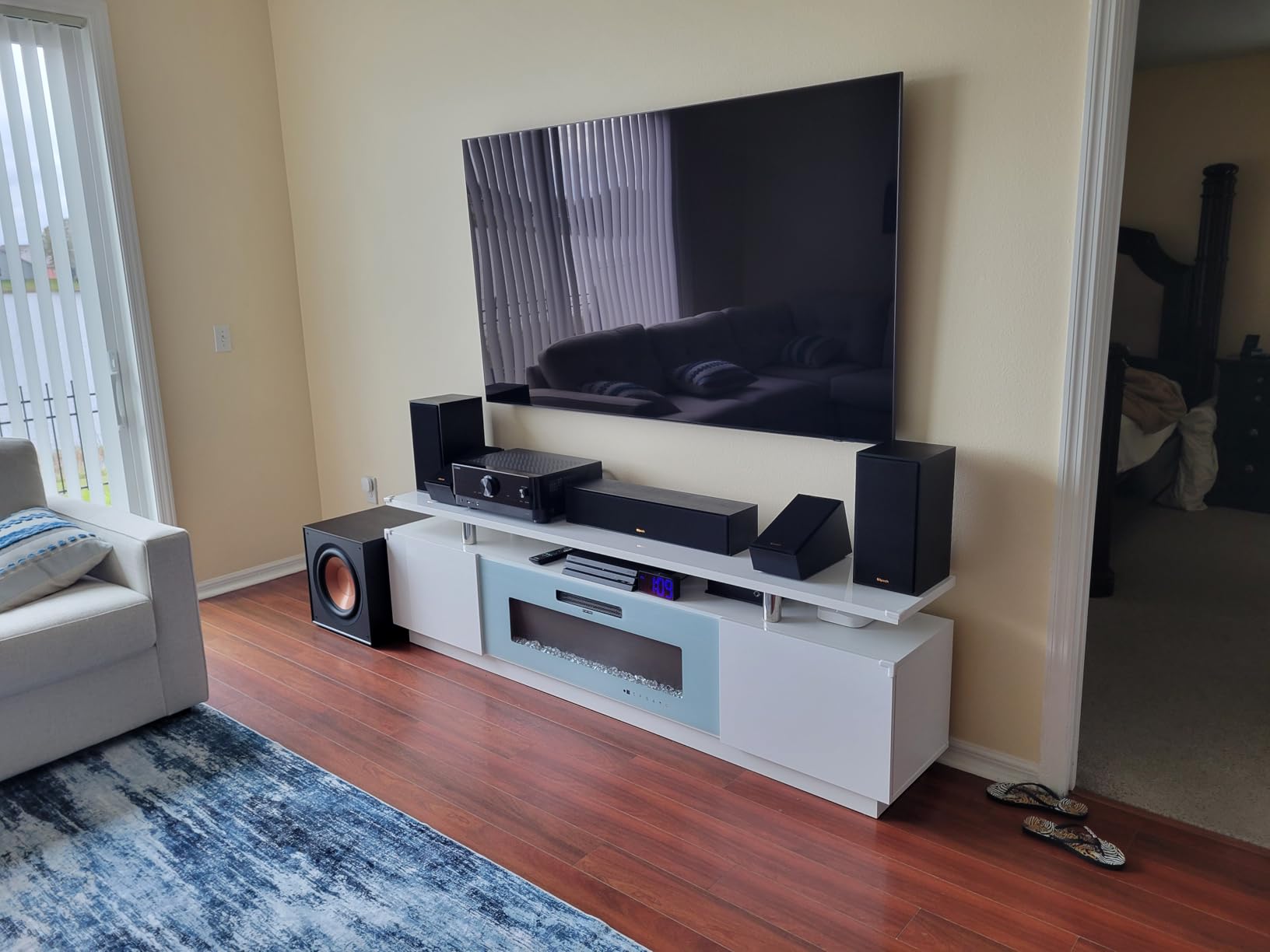 Klipsch Reference Next-Generation R-40M Horn-Loaded Bookshelf Speakers with 4