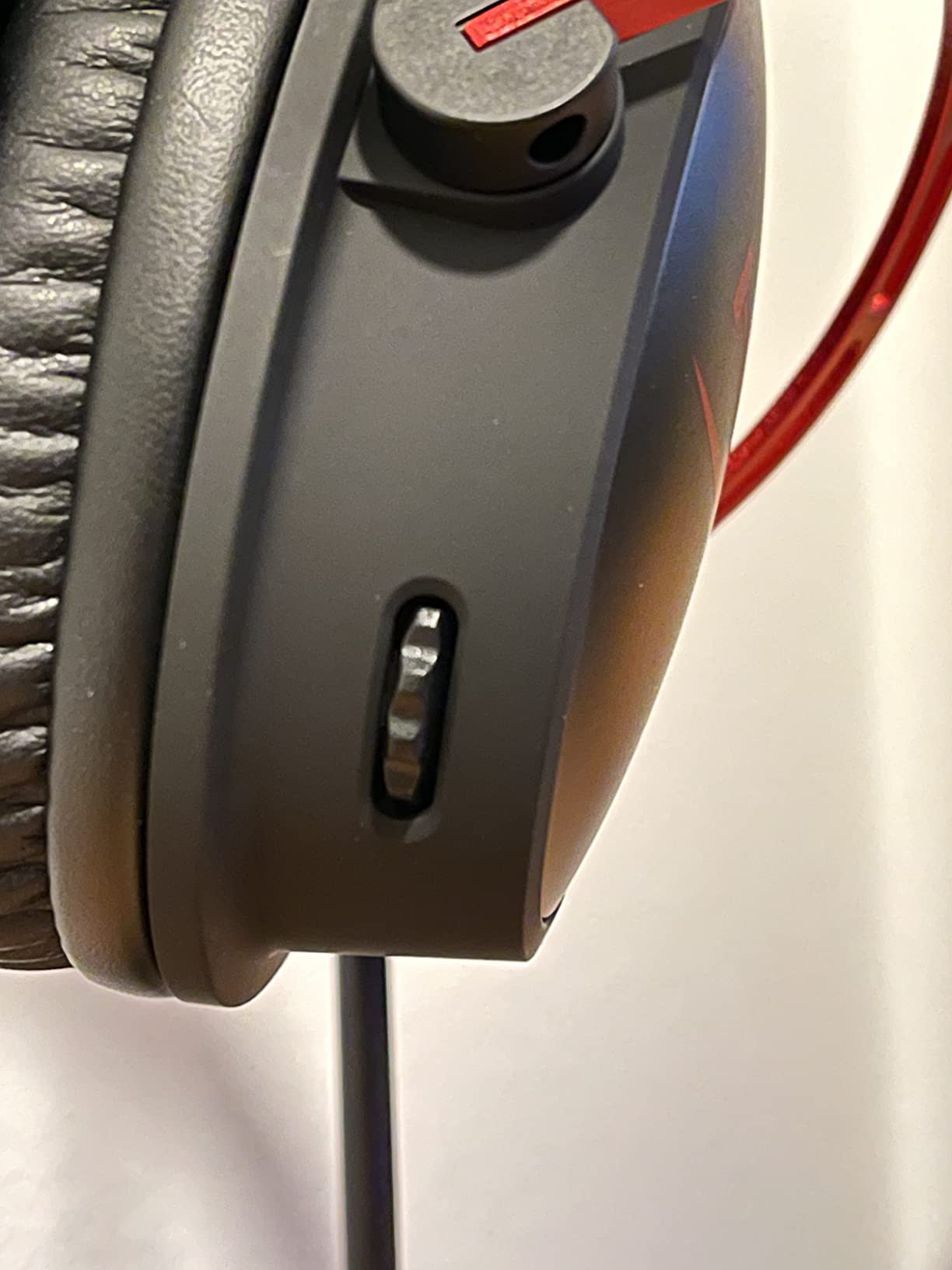 HyperX Cloud Alpha Wireless - Gaming Headset for PC, 300-hour battery life, DTS Headphone:X Spatial Audio, Memory foam, Dual Chamber Drivers, Noise-canceling mic, Durable aluminum frame,Red | 300-hour battery life, DTS Headphone:X Spatial Audio, Memory foam, Dual Chamber Drivers, Noise-canceling mic customer photo 1