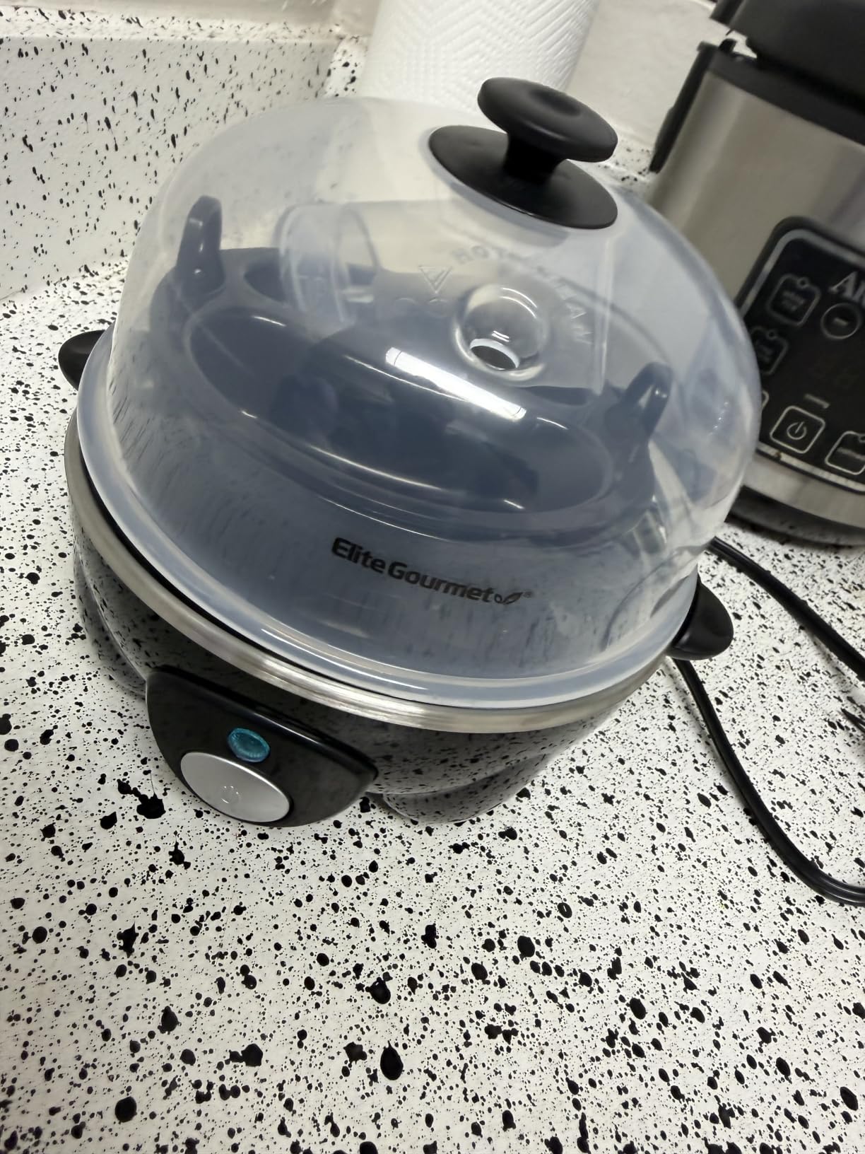 Elite Gourmet EGC-007B Rapid Egg Cooker, 7-Egg Poacher/Omelet Maker, Black | Easy-to-peel hard, medium, or soft-boiled eggs - auto shut-off, alarm, 16-recipe booklet included customer photo 1