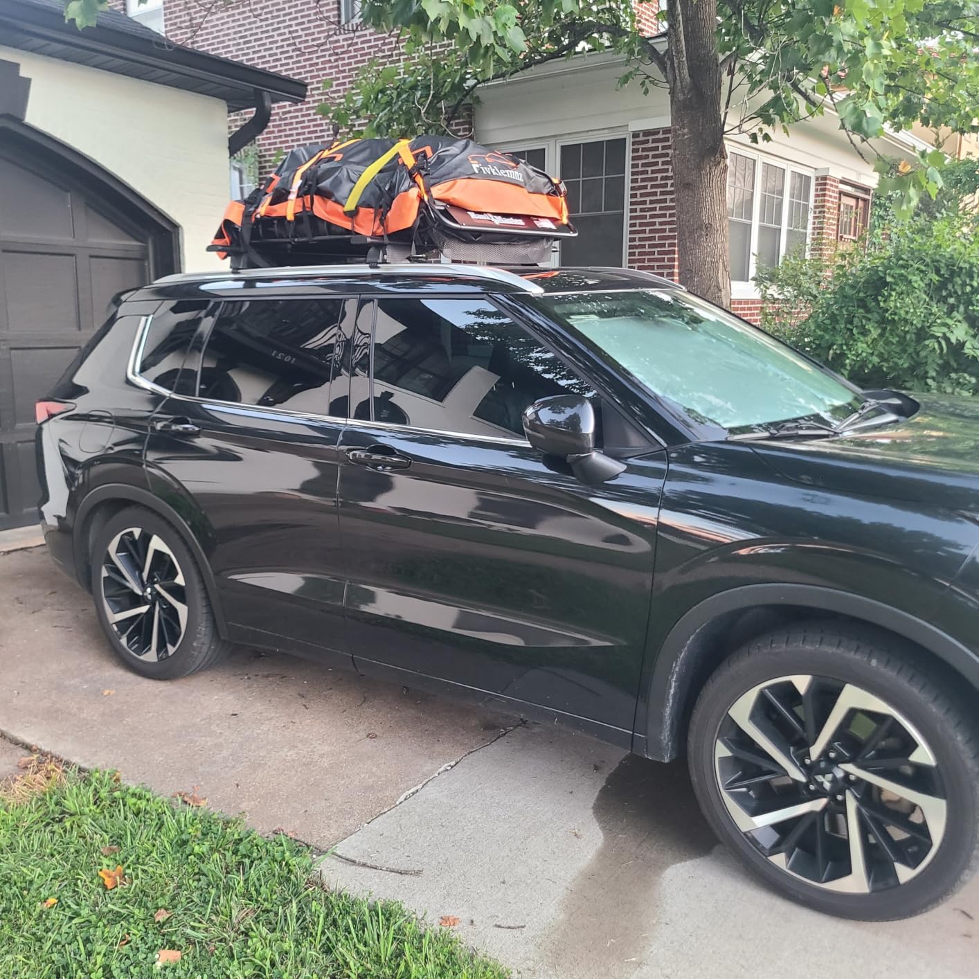 FIVKLEMNZ 21 Cubic Rooftop Cargo Carrier Waterproof Soft Car Roof Bag | for All Top of Vehicle with/Without Rack Includes Topper Anti-Slip Mat + Reinforced Straps + 6 Door Hooks + Luggage Lock customer photo 1