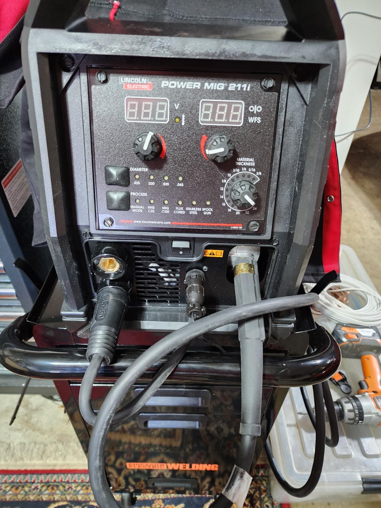 Lincoln Electric Power MIG 211i MIG Welder - Dual-Voltage 120/230V, 20-211A Output, Flux-Cored Ready, Portable 41 lb Machine, Model K6080-1 customer photo 2