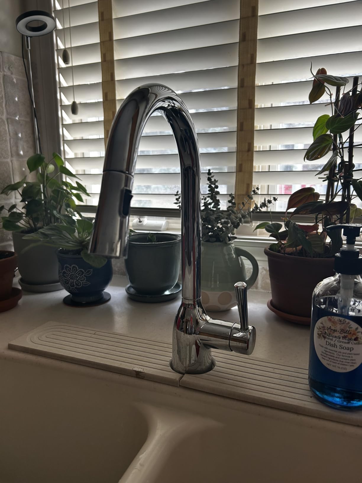 Moen Adler Spot Resist Stainless Motionsense Wave Sensor Touchless One Handle Pulldown Kitchen Faucet Featuring Power Clean, 87233EWSRS customer photo 1