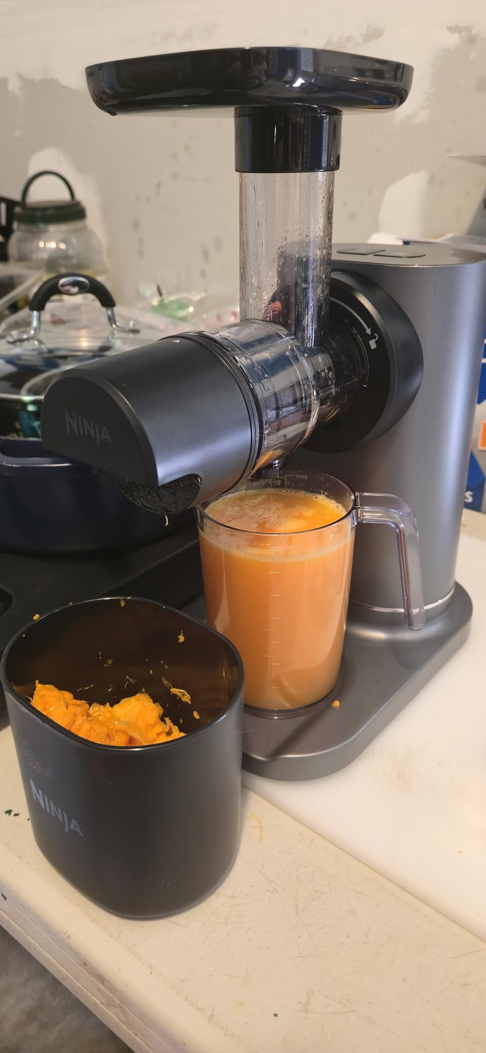 Ninja NeverClog Cold Press Juicer, 24oz Jug, 36oz Pulp, Charcoal, JC151, 150W High-Torque Auger, Total Pulp Control, Dishwasher Safe customer photo 1