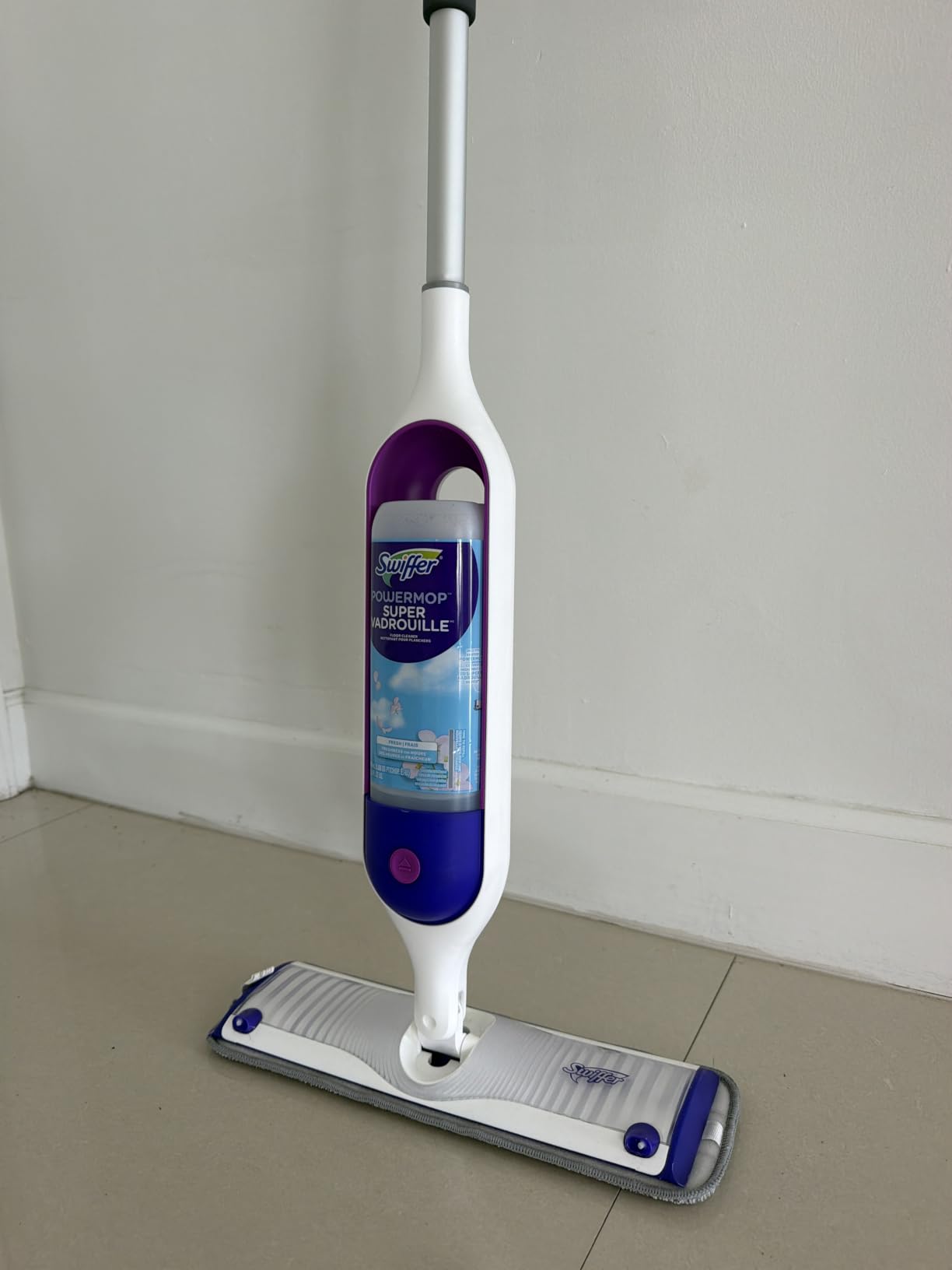 Swiffer PowerMop Mopping Kit for Floor Cleaning, Set Includes 1 Power Mop, 2 Replacement Pads, 1 Liquid Solution Refill, 2 Batteries, No Bucket Needed Electric Spray Cleaner, Multi-Surface and Wood customer photo 1