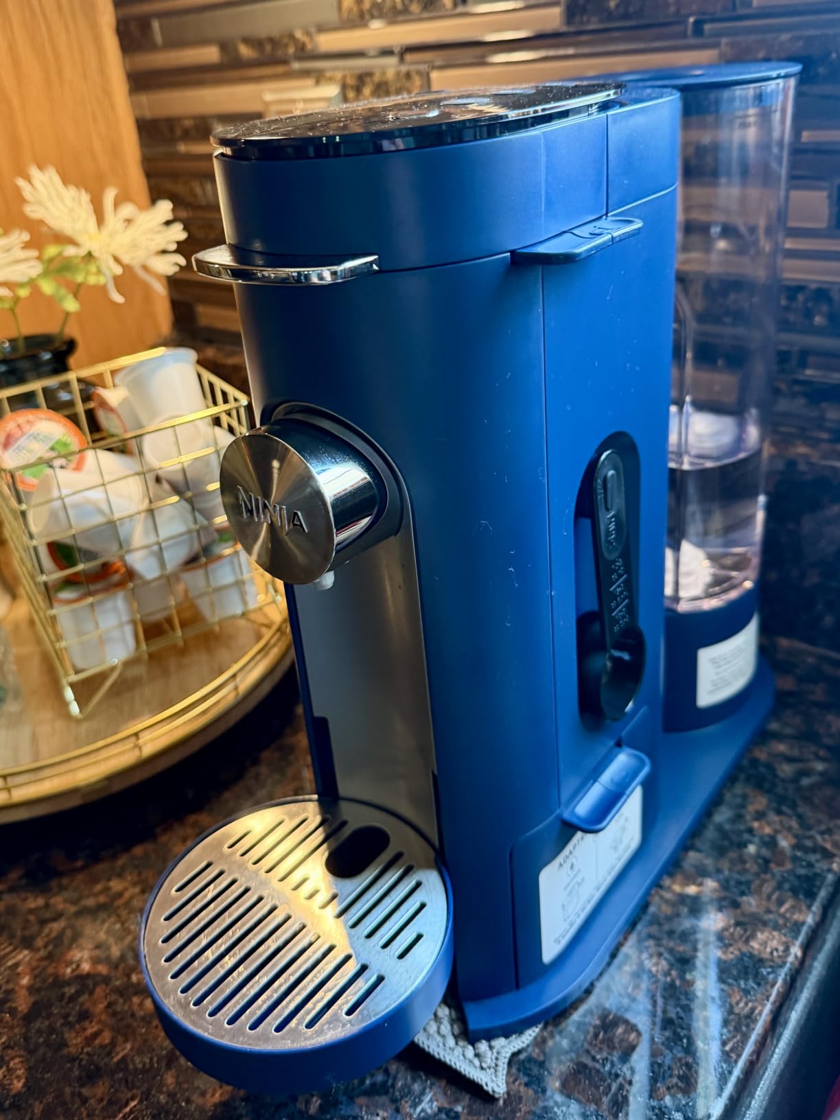 Ninja Pods & Grounds Iced Coffee Maker, K-Cup Pod Compatible, Stone PB041ST | Single-Serve, Brews Grounds, Compact Design, 56-oz. Reservoir, 6-oz. Cup to 24-oz. Travel Mug Brew Sizes customer photo 1