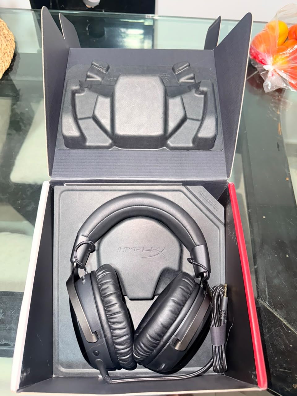 HyperX Cloud III – Wired Gaming Headset, PC, PS5, Xbox Series X|S, Angled 53mm Drivers, Spatial Audio, Memory Foam, Durable Frame, Ultra-Clear 10mm Mic, USB-C, USB-A, 3.5mm – Black customer photo 2