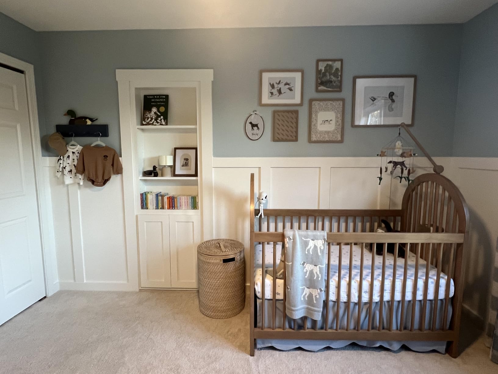 Soho Baby Everlee Convertible Island Crib, Honey Wood customer photo 1