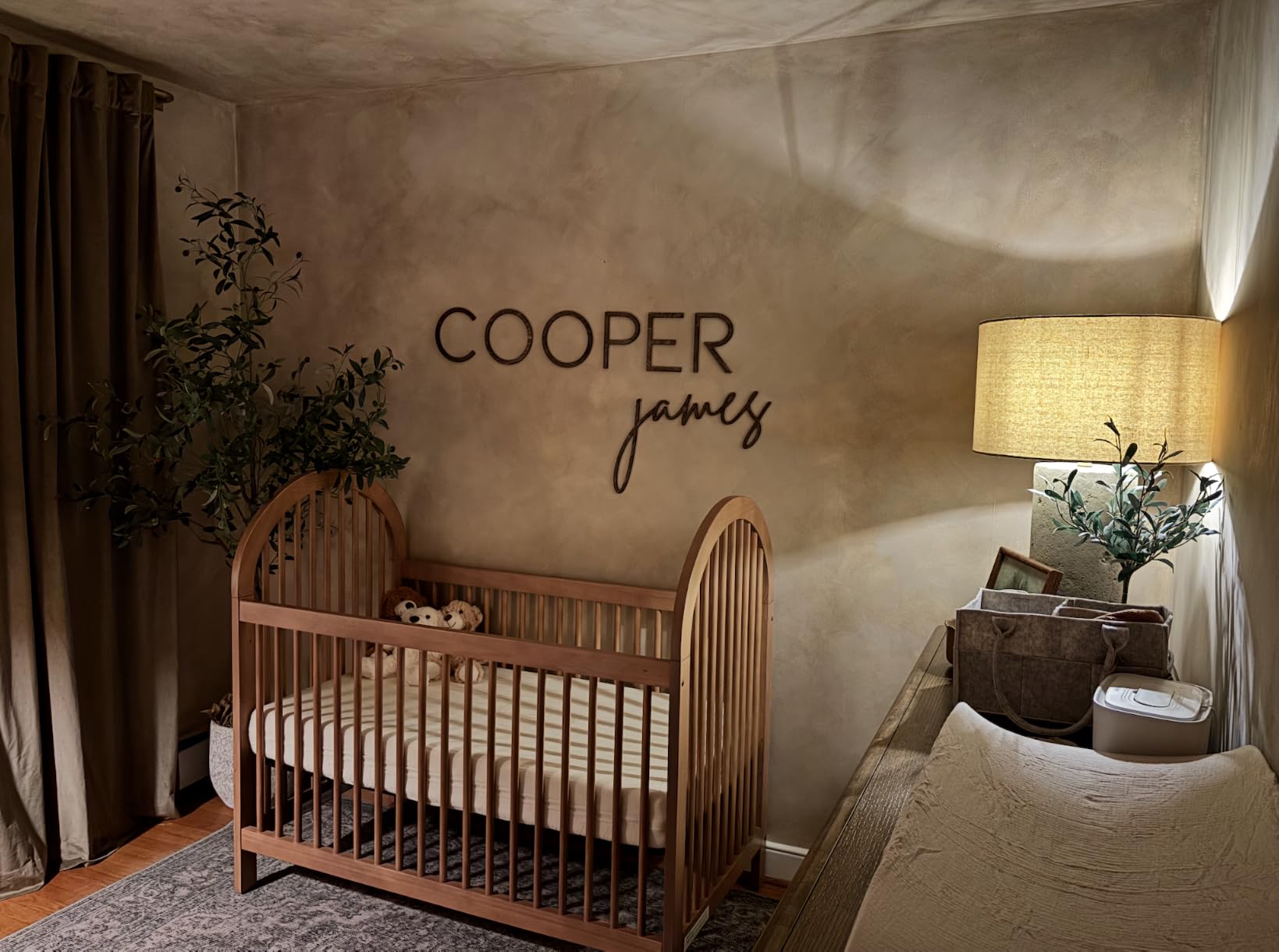 Soho Baby Everlee Convertible Island Crib, Honey Wood customer photo 2