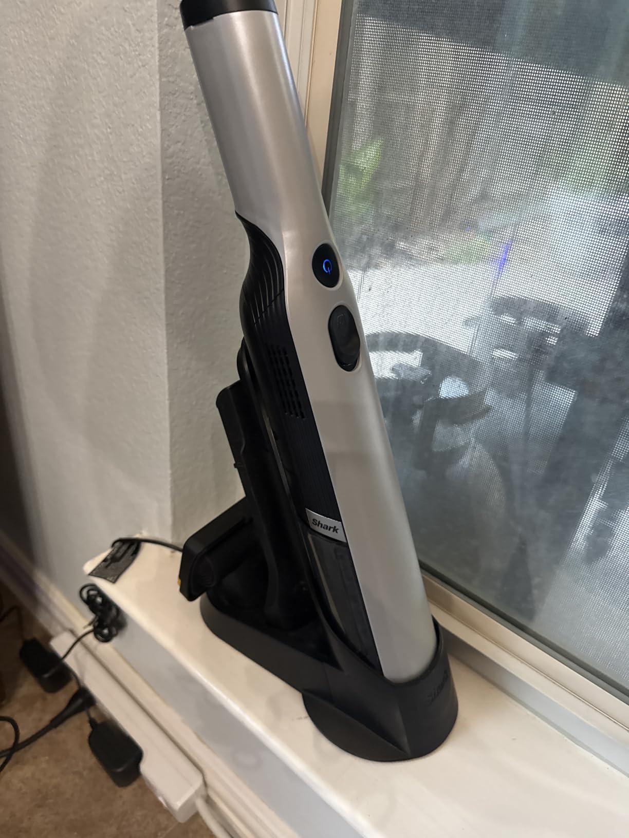 Shark WANDVAC Cordless Hand Vac, Black, WV201BK customer photo 1