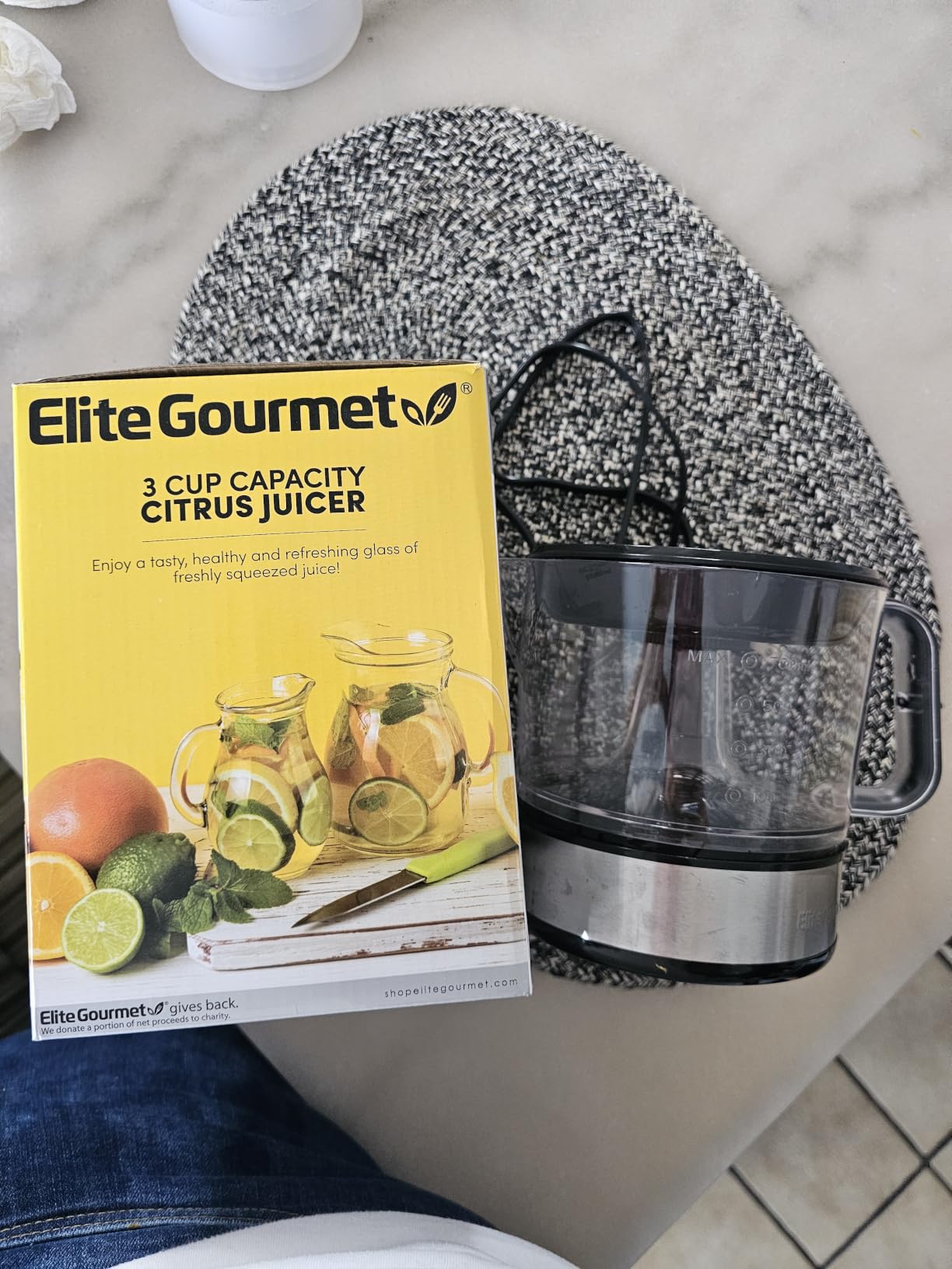 Elite Gourmet ETS623 Electric Citrus Juicer, 24 oz, Black/Stainless Steel | BPA-Free 40-Watt motor, compact large-volume pulp control - juices oranges, lemons, limes & grapefruits, easy-pour spout customer photo 2