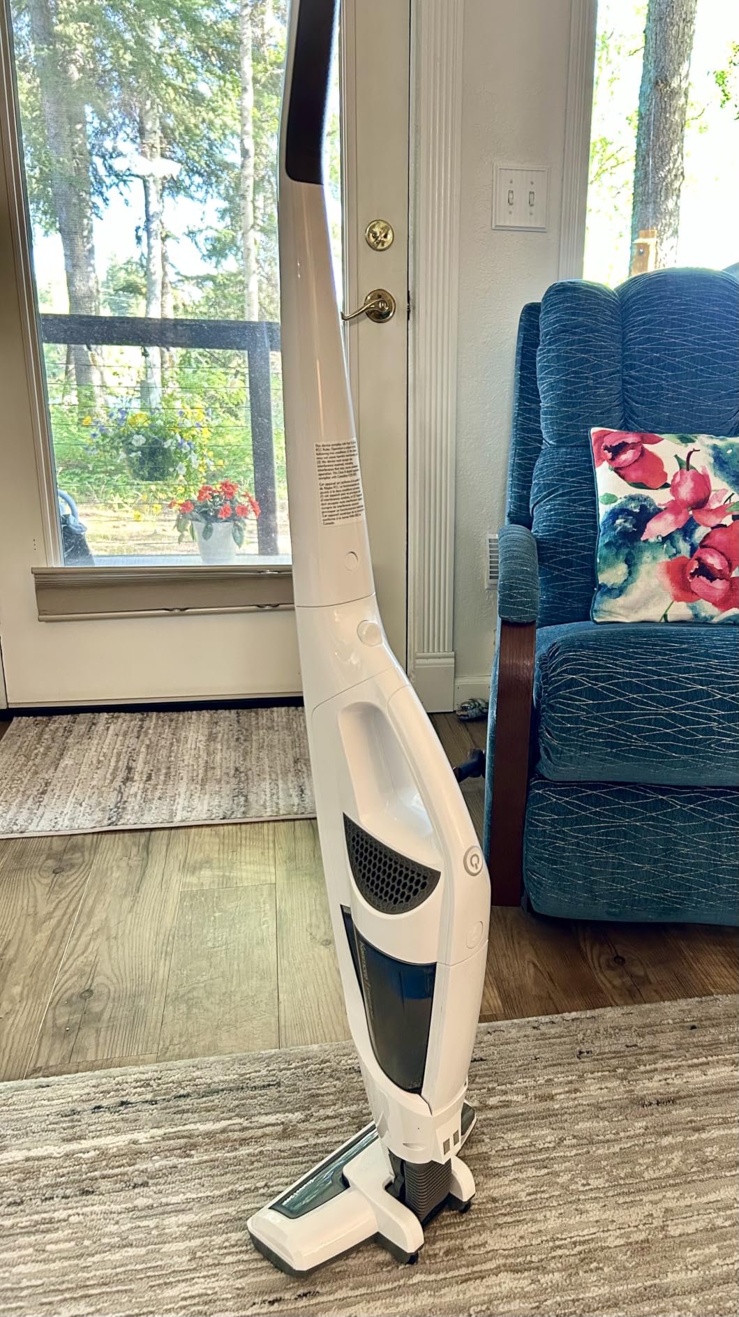 Kenmore DS1020 16V Cordless Stick Vacuum Lightweight 2-in-1 Handheld | LED Headlight with 2-Speed Power Control for Hardwood Floor, Carpet & Pet Hair, Gray-Blue customer photo 1