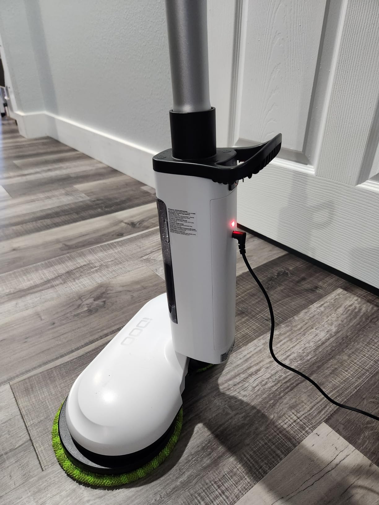 iDOO Electric Cordless Spin Mop, Electric Mops for All Floor with Sprayer & LED Headlight, Quiet Self Propelled, Water Tank 4 Replaceable Heads, for Women customer photo 2
