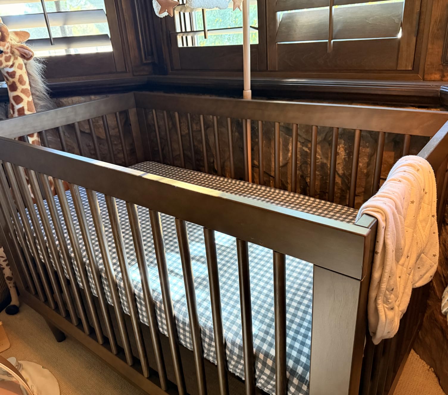 Davinci Marley 3-in-1 Convertible Baby Crib, Walnut, GREENGUARD Gold Certified, FSC Certified, Converts to Toddler Bed & Daybed, 4 Adjustable Mattress Heights customer photo 2