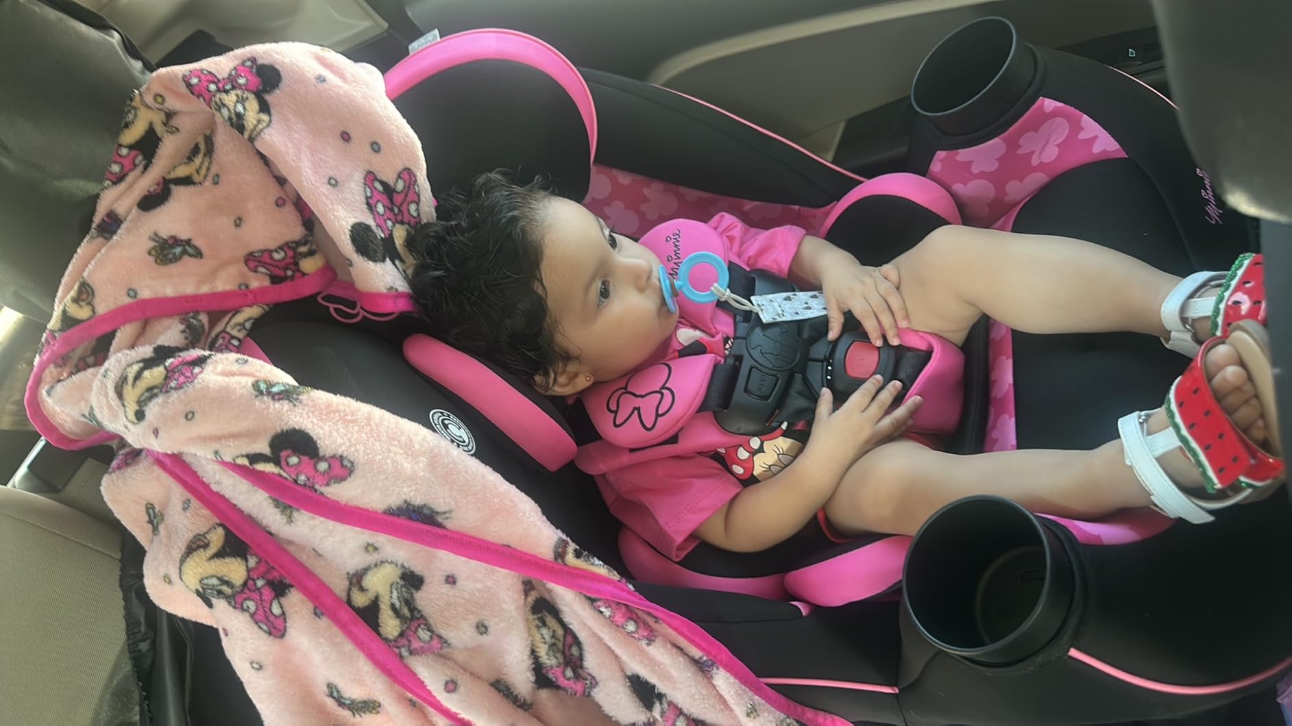 Disney Grow and Go Convertible Car Seat, Rear Facing 5-40 pounds, Forward Facing 30-65 pounds, Booster 40-100 lbs, Mickey Sprinkle customer photo 1