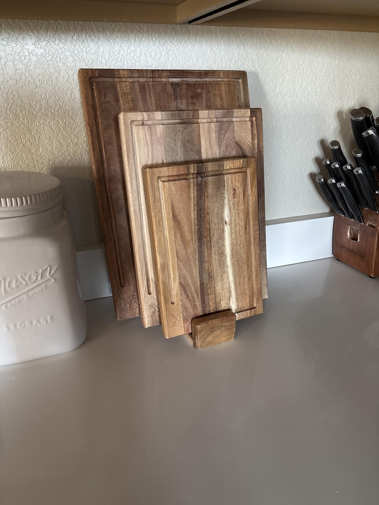 WALDWERK Cutting Board Set (15.75 x 12/13 x 9.5/10 x 7 in) out of Solid Acacia Wood - 0,8 in Thick Cutting Boards for Kitchen - Wood Cutting Boards - Wooden Chopping Boards for Kitchen customer photo 2