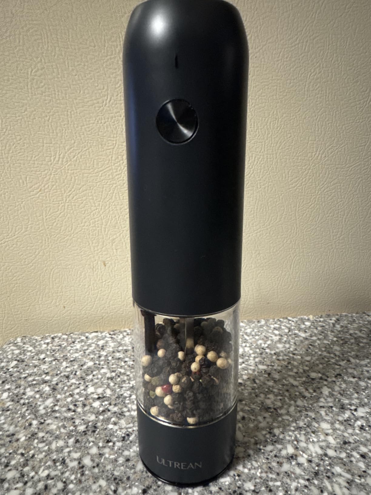 Ultrean Pepper Grinder, Rechargeable Salt and Pepper Grinder with 6 Adjustable Coarseness, LED Light, Automatic Grinder for Kitchen, Home and Kitchen Appliances Birthday Gifts for Women, Black customer photo 2
