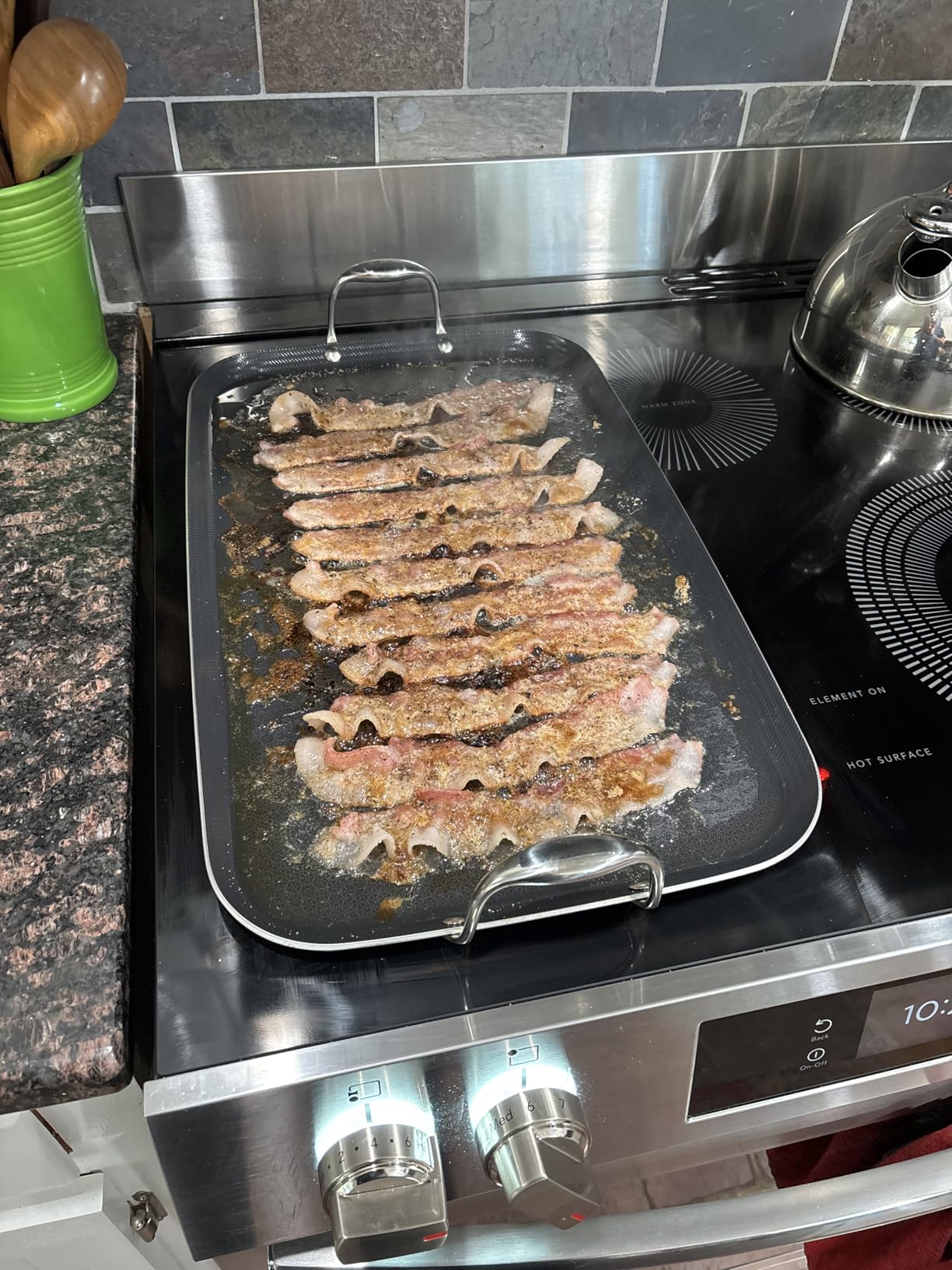 HexClad Double Burner Hybrid Nonstick Griddle Pan, BBQ, Dishwasher Safe | Stay-Cool Handles, Dishwasher and Oven Safe up to 900F, Compatible with All Cooktops customer photo 1