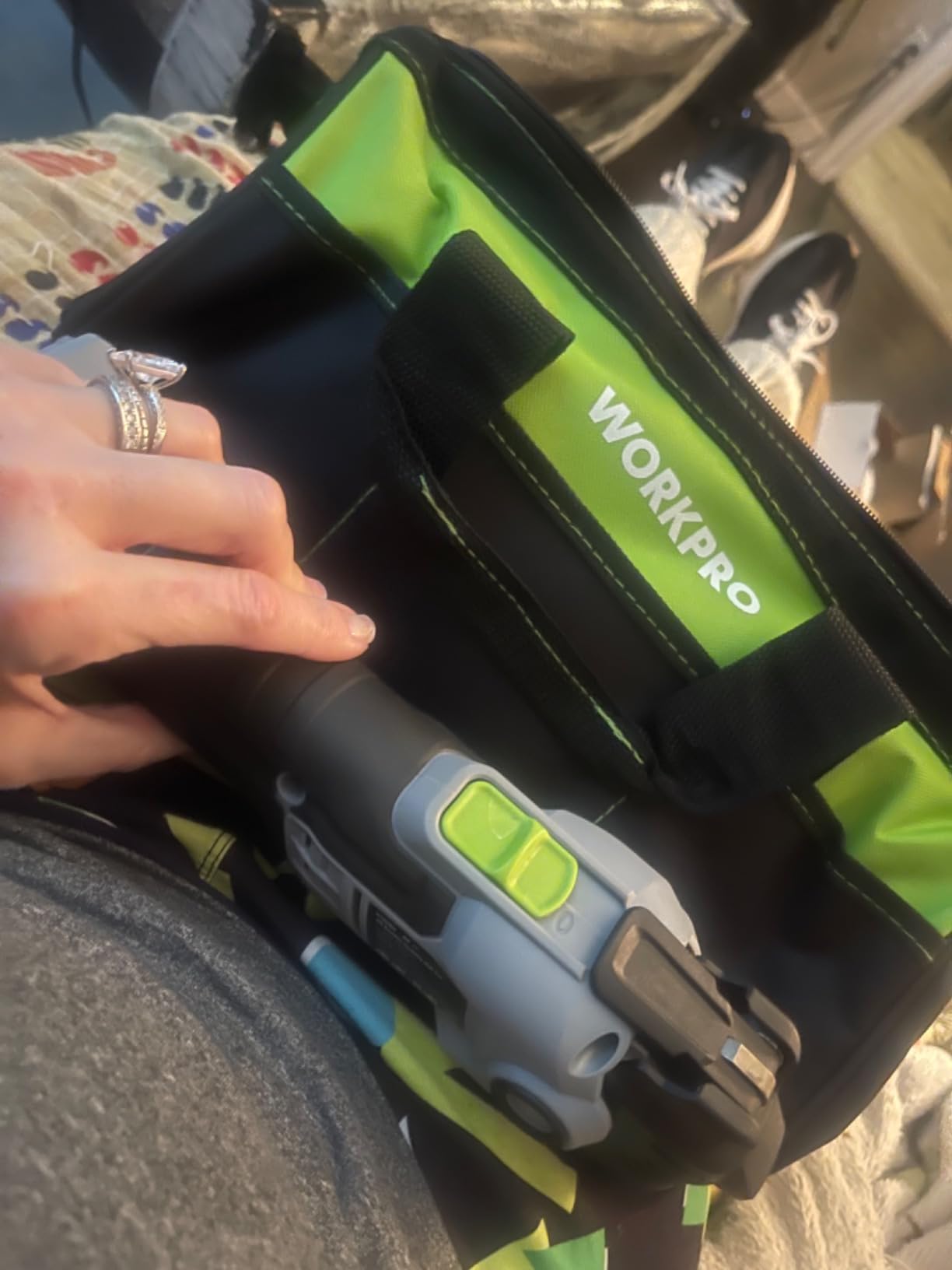 WORKPRO 20V Brushless Cordless Oscillating Multi-Tool Kit | 6 variable speeds, 3.6° oscillation angle, 21-piece accessories, 1 battery & storage bag, for DIY and home improvement customer photo 2
