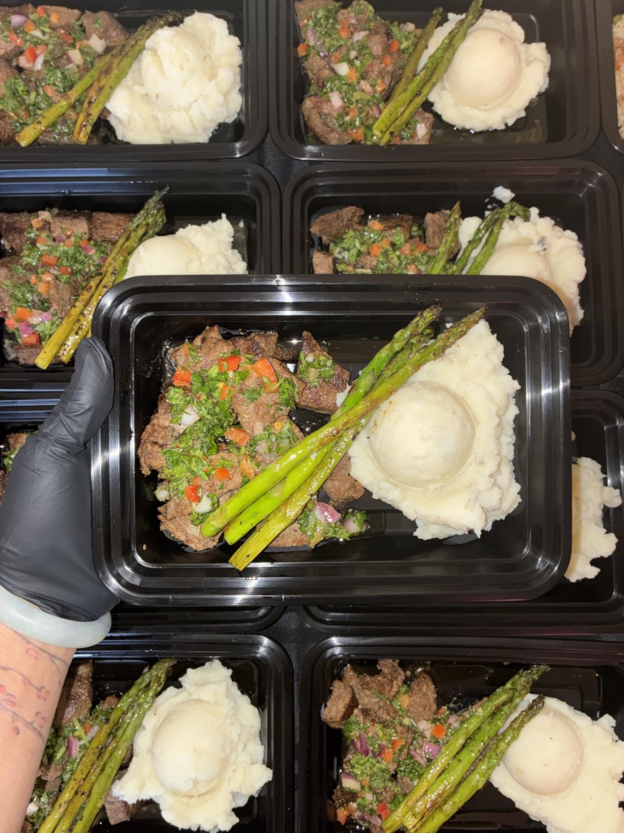 Dealusy 50 Pack (100-Piece) 24 oz Meal Prep Containers Reusable with Lids, Sturdy Leakproof & Food Safe, Microwave, Freezer, Dishwasher Safe Prep Containers, To Go Take Out Plastic Food Storage customer photo 1