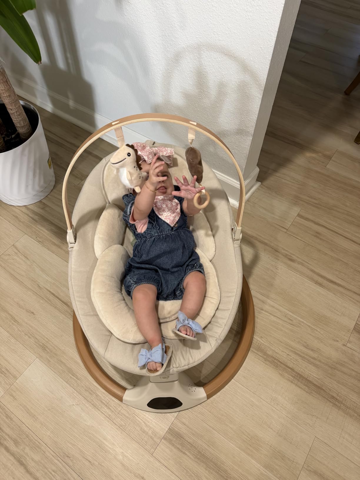 Baby Swings for Infants, Monamii Baby Swing, Bluetooth Infant Swing with Music Speaker, 5 Speeds and Remote Control, Indoor & Outdoor Use (Beige) customer photo 1