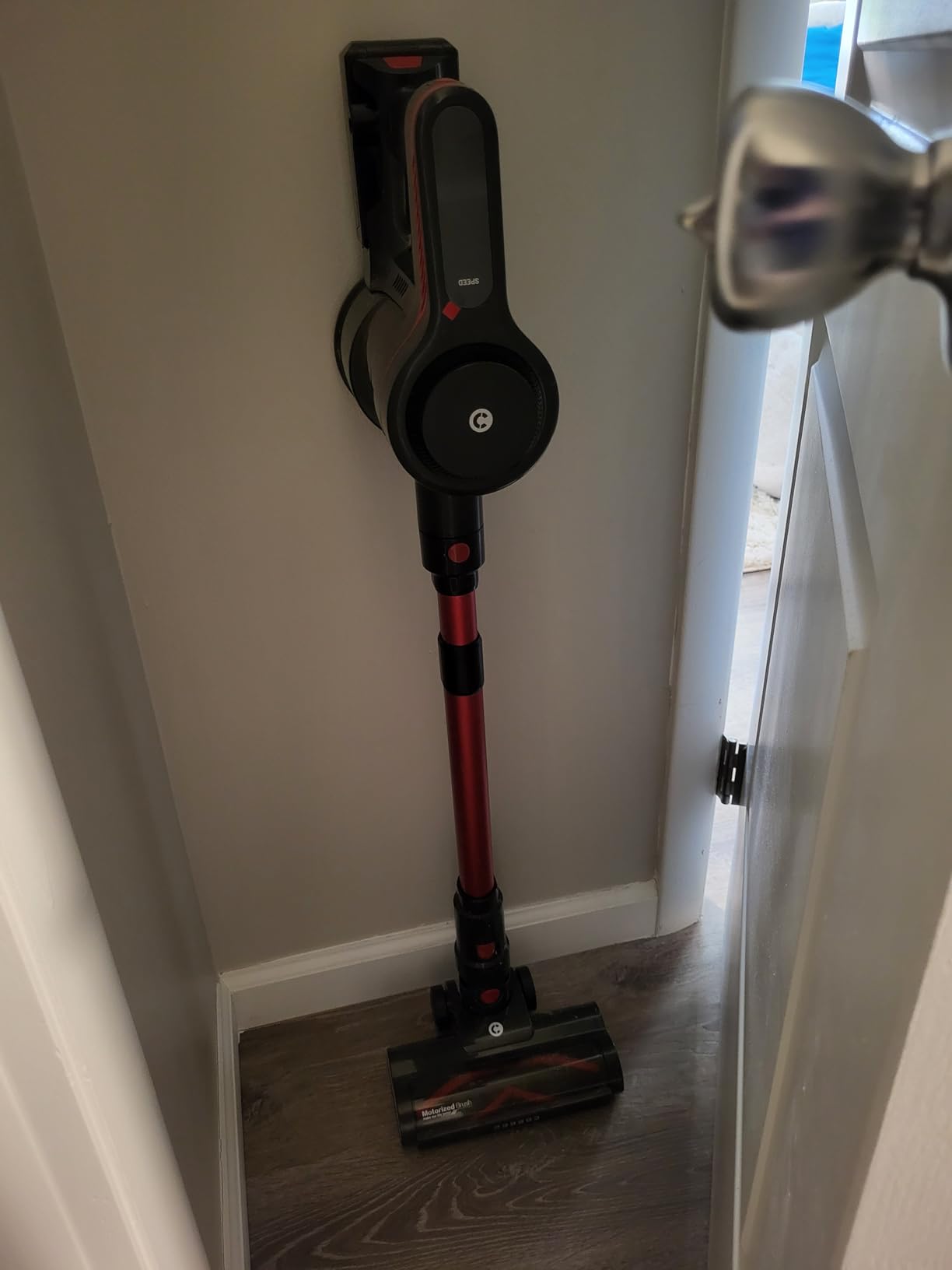 CHEBIO Lightweight Cordless Vacuum Cleaners for Home, Stick Vacuum Cordless Rechargeable with 45kPa Suction,45-Min Run,Anti-Tangle and Self-Stand, 6 in 1 Hardwood Vacuum Cleaner customer photo 2