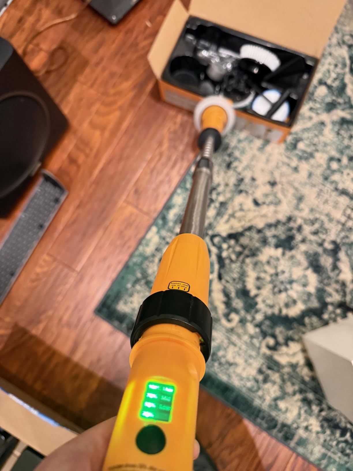 Qimedo Electric Spin Scrubber Q3, 6000mAh, Extra-Large Brush Head, 1200RPM | Floor Scrubber Machine with Long Handle, Cordless Cleaning Brush, 8 Brush Heads and Smart Display for Showers, Tubs and Tile customer photo 1