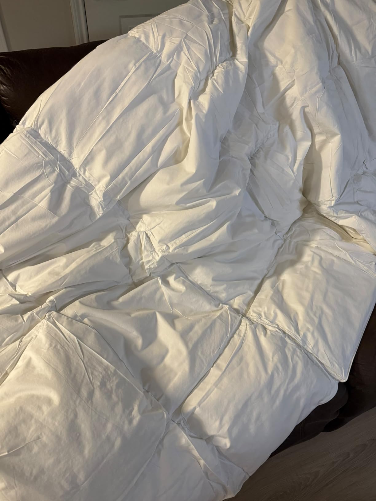 Hotel Grand Luxury White Goose Feather Down Fiber Comforter King Size, 100% Cotton All Season Duvet Insert King, Fluffy Medium Warmth Bedding Comforter with 8 Corner Loops, White 106x90 Inch customer photo 2