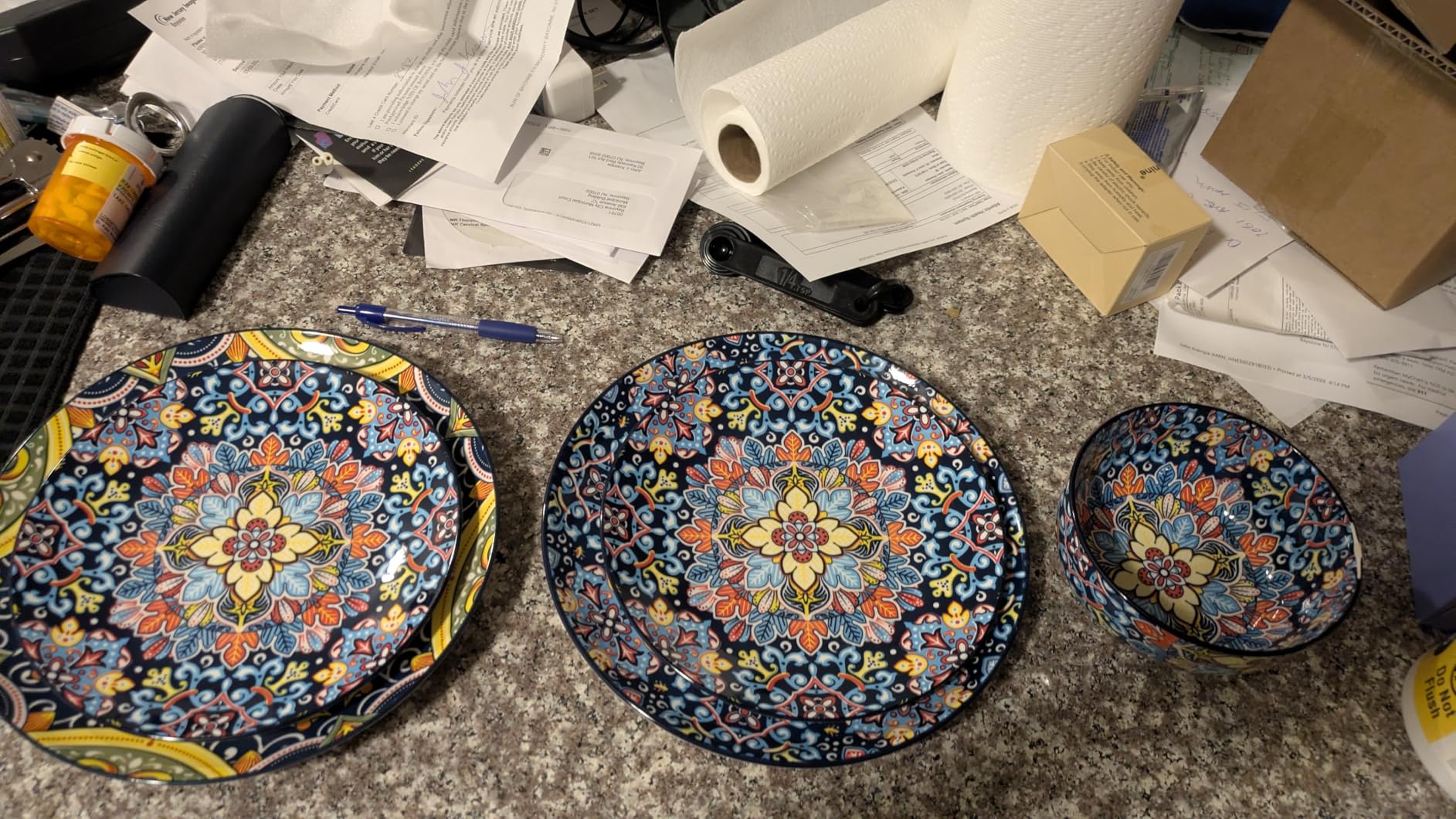 vancasso 24 Pieces Dinnerware Sets, Plates and Bowls Set, Porcelain Dishes Set for 6, Microwave and Dishwasher Safe, Scratch Resistant, Bohemian Style Dining Ware Service for 6, Series SIMI customer photo 1