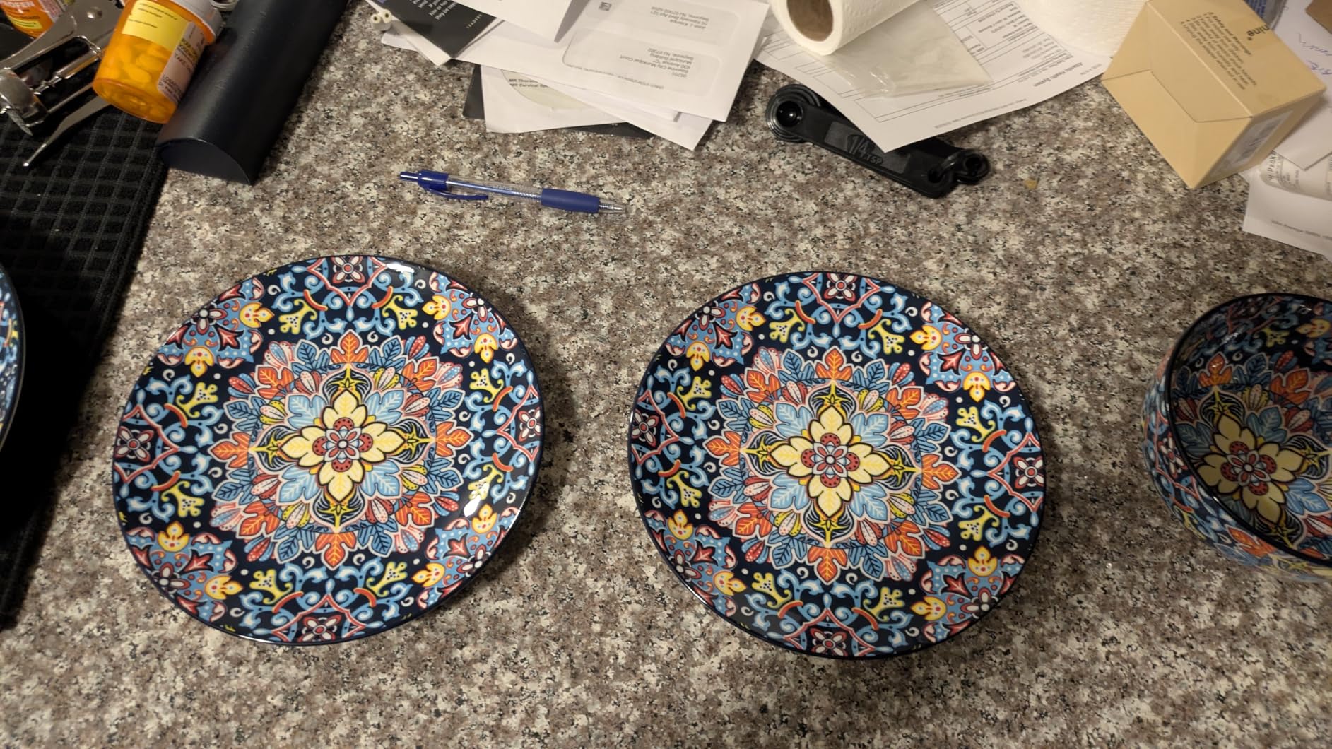 vancasso 24 Pieces Dinnerware Sets, Plates and Bowls Set, Porcelain Dishes Set for 6, Microwave and Dishwasher Safe, Scratch Resistant, Bohemian Style Dining Ware Service for 6, Series SIMI customer photo 2