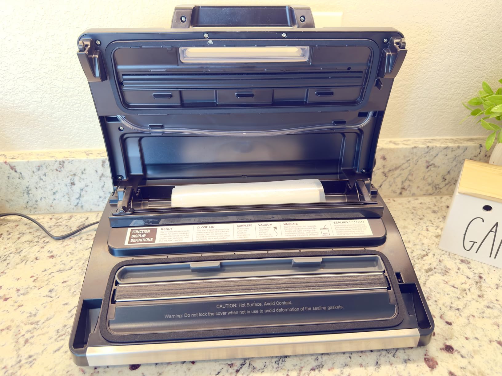 NESCO VS-22LB Premium Vacuum Sealer for Home Food Storage, Electric Sealing System with LiquidLock Technology customer photo 1