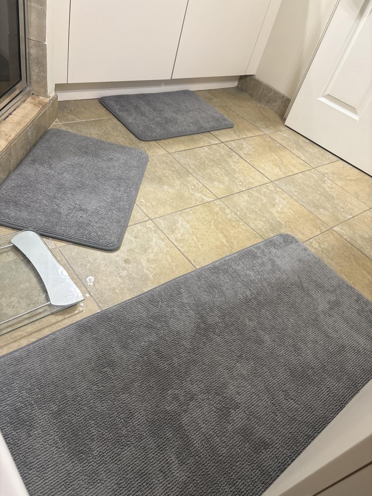 OLANLY Thick Memory Foam Bathroom Rugs 30x20, Soft Absorbent Bath Mat, Grey, Quick Dry Bath Rugs, Non-Slip Carpet, Machine Washable Mats for Bathroom Floor, Tub and Shower customer photo 1