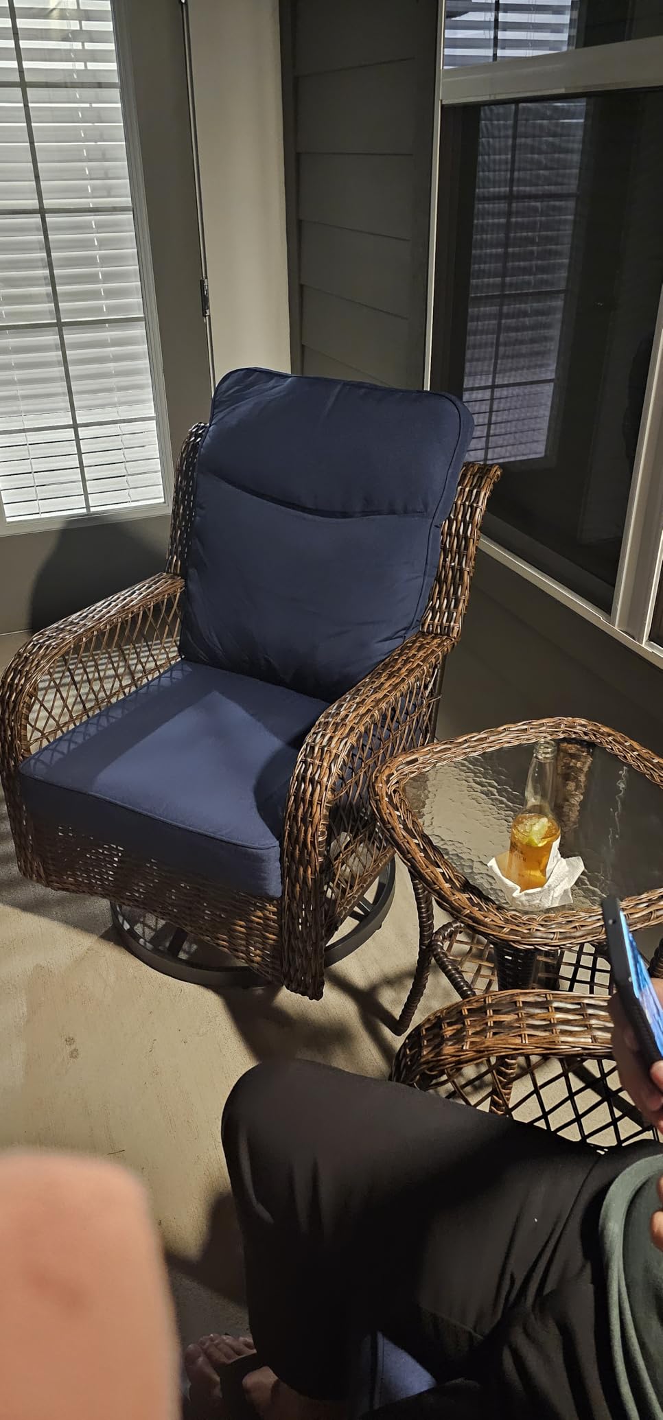 PIZZELLO Outdoor Swivel Rocker Chairs 3 Pieces Wicker Swivel Patio Chair with Rattan Side Table, 5