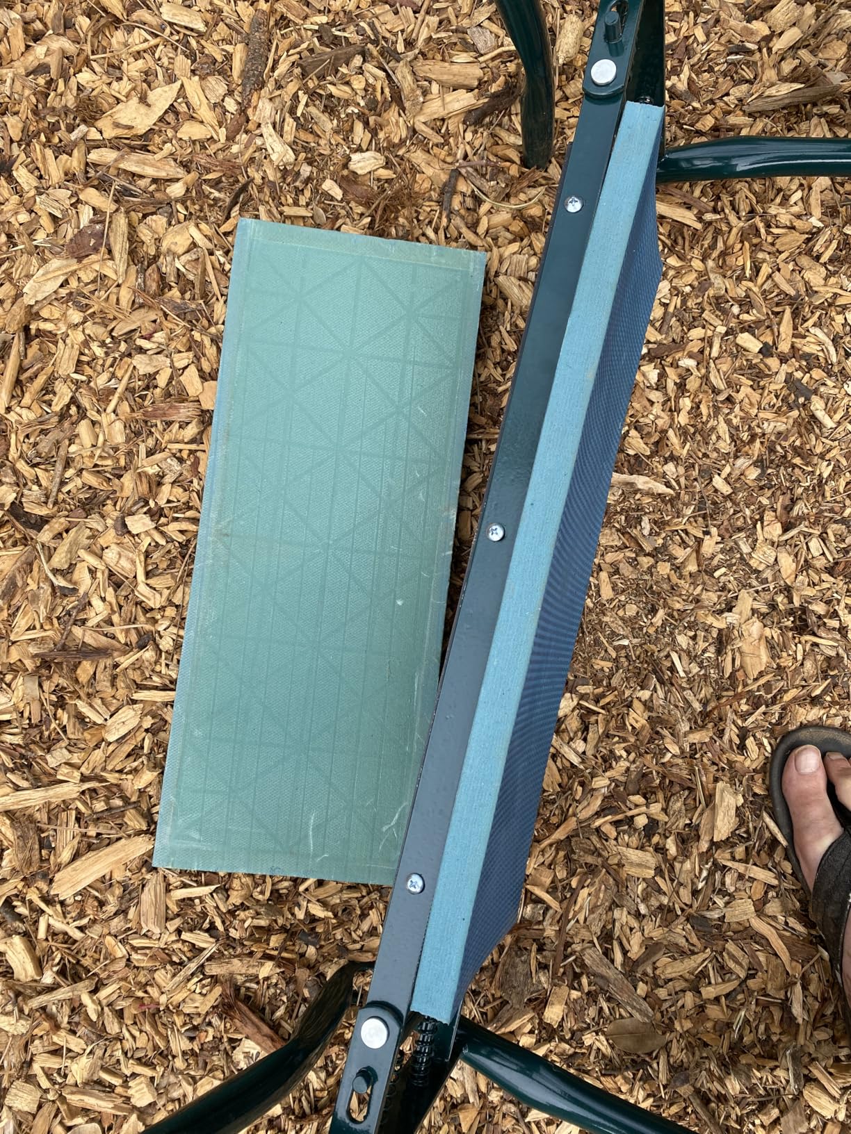 Simple Deluxe Garden Kneeler and Seat, Foldable Kneeling Stool with Thicker EVA Foam Pad, Heavy Duty Bench with Tool Pouch, Gifts for Outdoor Gardening, Fishing, Green, Arbor Day Gift customer photo 2