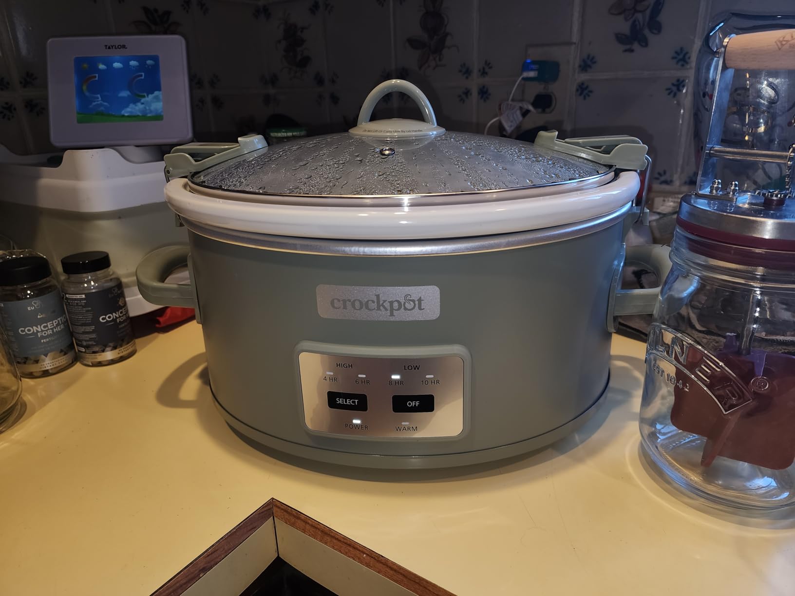 Crock-Pot Locking Lid 6qt Cook and Carry Programmable Slow Cooker, Green customer photo 1