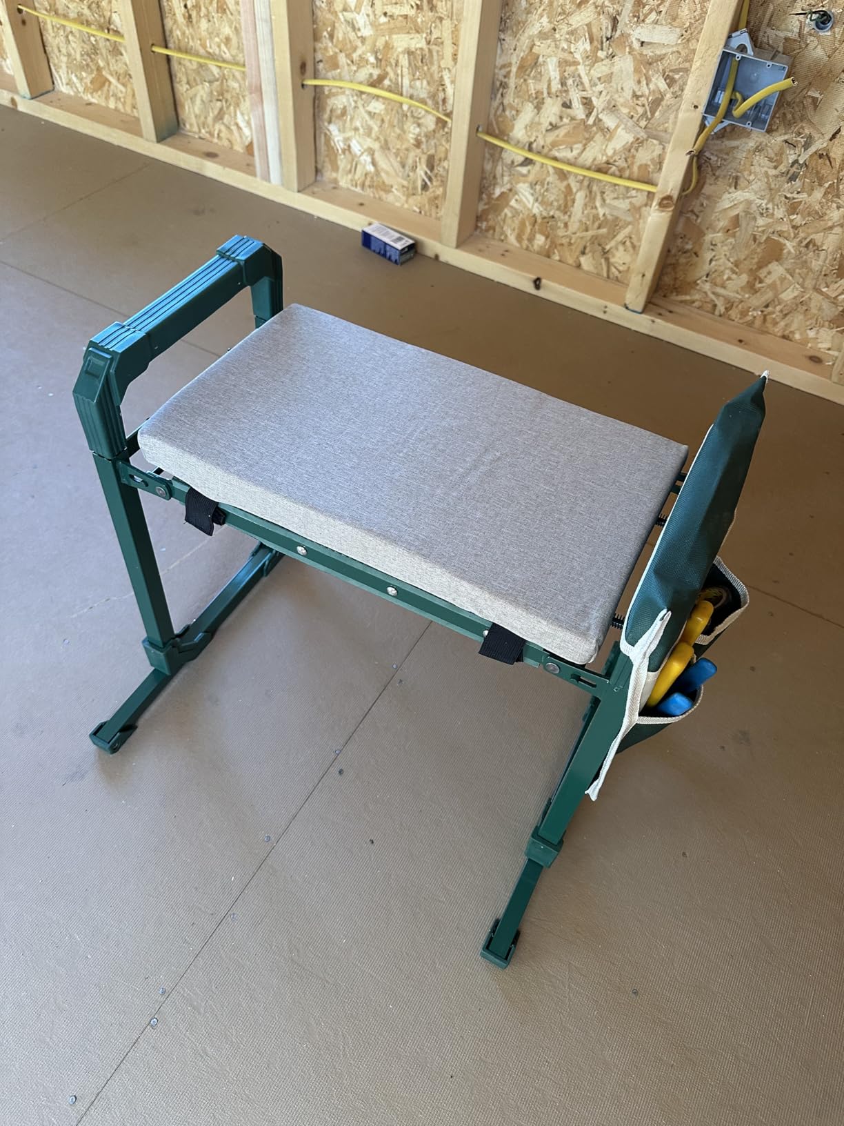 Saker Garden Kneeler and Seat Foldable Gardening Stool with Extendable Legs | Thickened Pad, Tool, Heavy Duty 400lbs Support for Elderly, Gardening, Outdoor Use customer photo 1