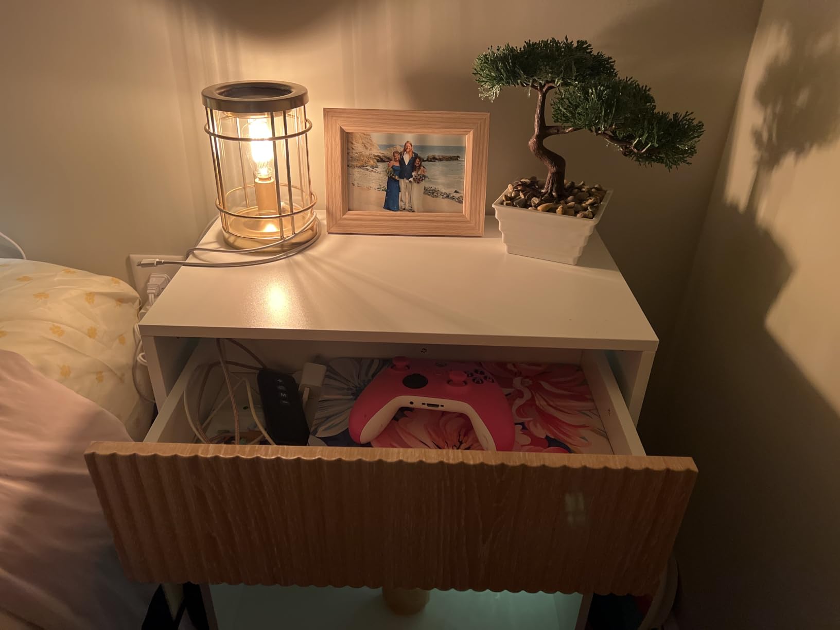 Fluted Nightstands Set of 2, Modern Bedside Table with Drawer and Storage Shelf, Wood End Table Mid Century Night Stands for Bedroom Living Room Sofa Couch Office (White+Oak) customer photo 2