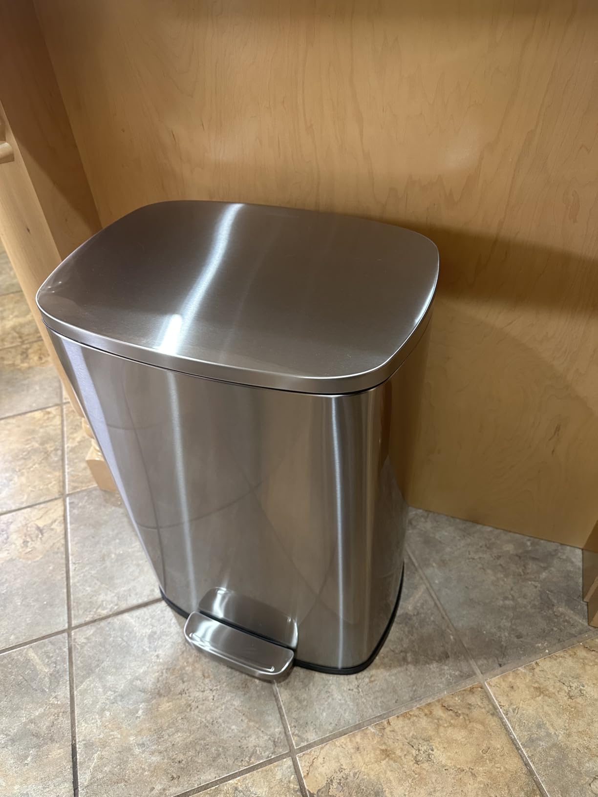 QUALIAZERO 50L / 13 Gallon Stainless Steel Step-On Kitchen Trash Can customer photo 1