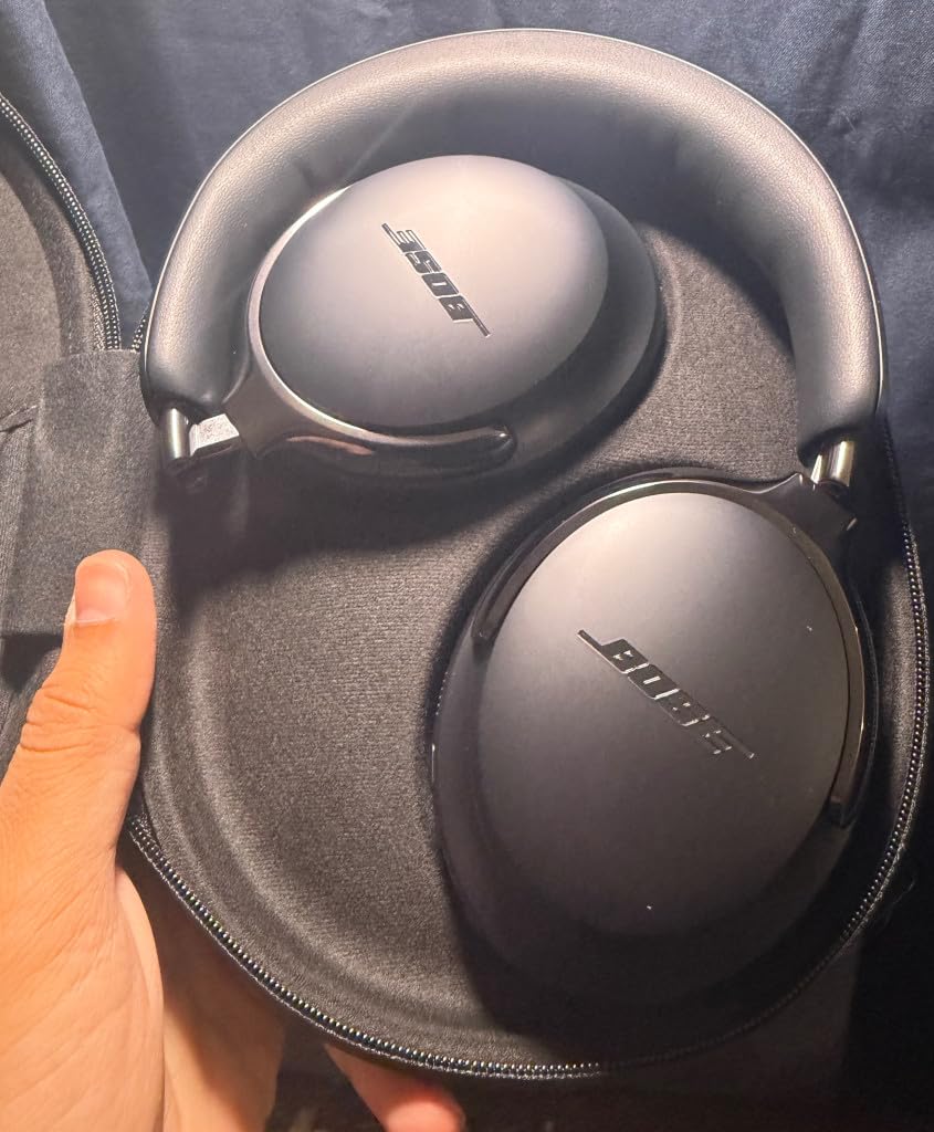 Bose QuietComfort Ultra Bluetooth Headphones (2nd Gen), Wireless Headphones with Spatial Audio, Over Ear Noise Cancelling with Mic, Up to 30 Hours of Playtime, Black customer photo 1